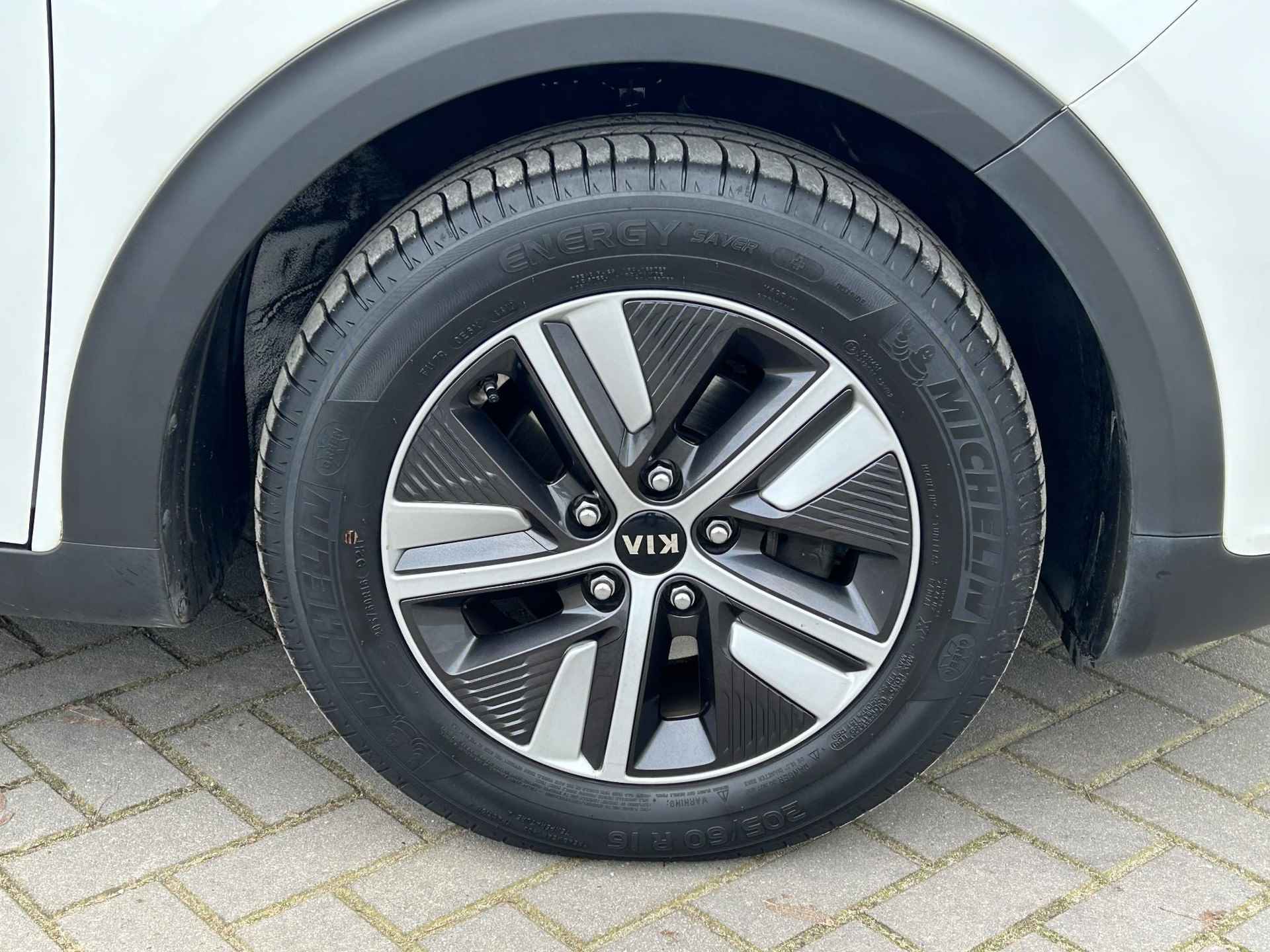 Kia Niro 1.6 GDi PHEV ExecutiveLine / Fabrieksgarantie T/M 23-9-2027 / Schuif-/ kanteldak / Lederen bekleding / Adaptieve cruise control / Stoelverwarming & Stoelventilatie / Achteruitrijcamera - 27/37