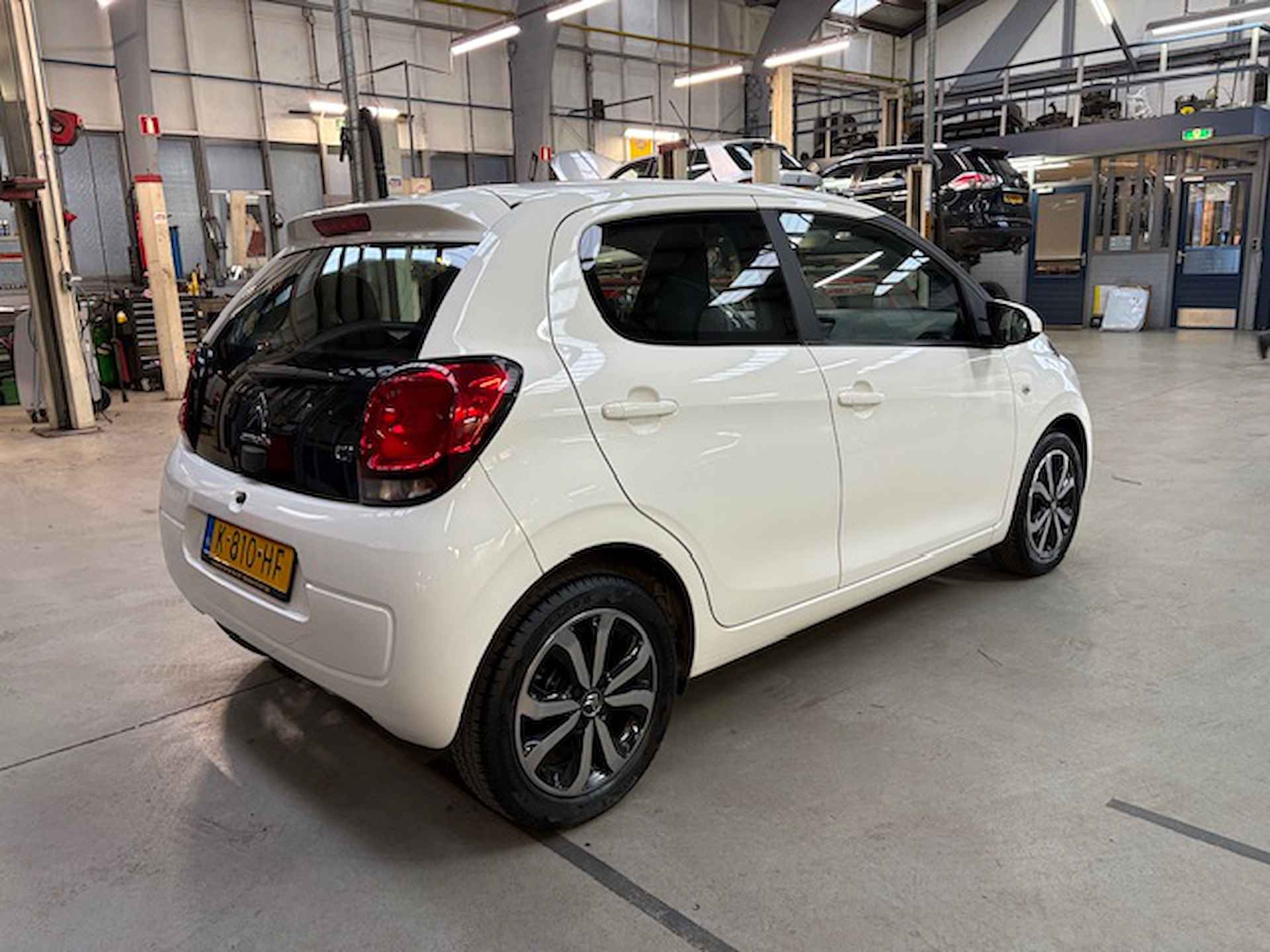 CITROEN C1 1.0 VTi 72PK 5D Shine | Navigatie | Camera | Airco | Apple carplay / Android auto | Lm velgen | All season banden | NAP | Rijklaar prijs! - 7/19