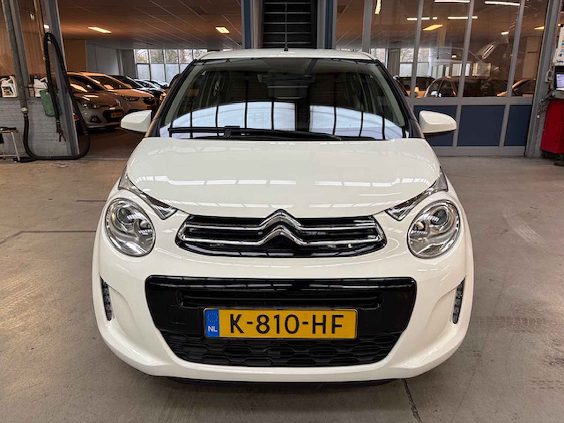 CITROEN C1 1.0 VTi 72PK 5D Shine | Navigatie | Camera | Airco | Apple carplay / Android auto | Lm velgen | All season banden | NAP | Rijklaar prijs! - 9/19