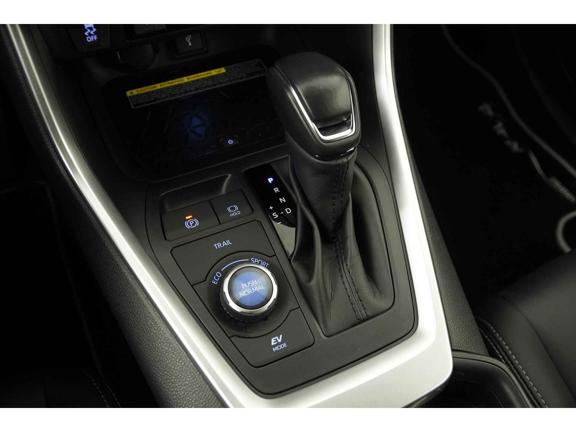 Toyota RAV4 2.5 Hybrid AWD Black Edition | 360 Camera | Elek stoelbed | Blind spot | Elek klep |  Zondag Open! - 12/45