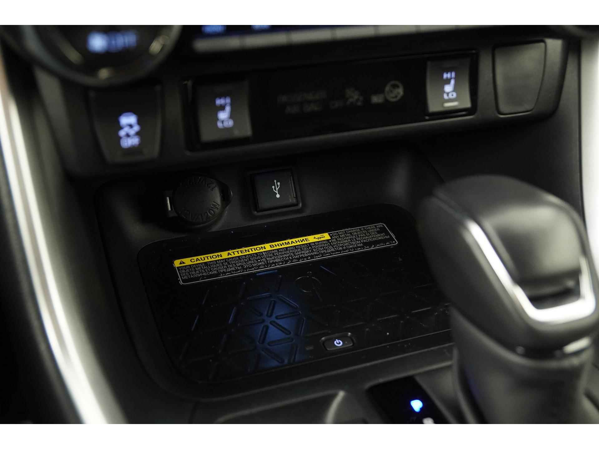 Toyota RAV4 2.5 Hybrid AWD Black Edition | 360 Camera | Elek stoelbed | Blind spot | Elek klep |  Zondag Open! - 13/45