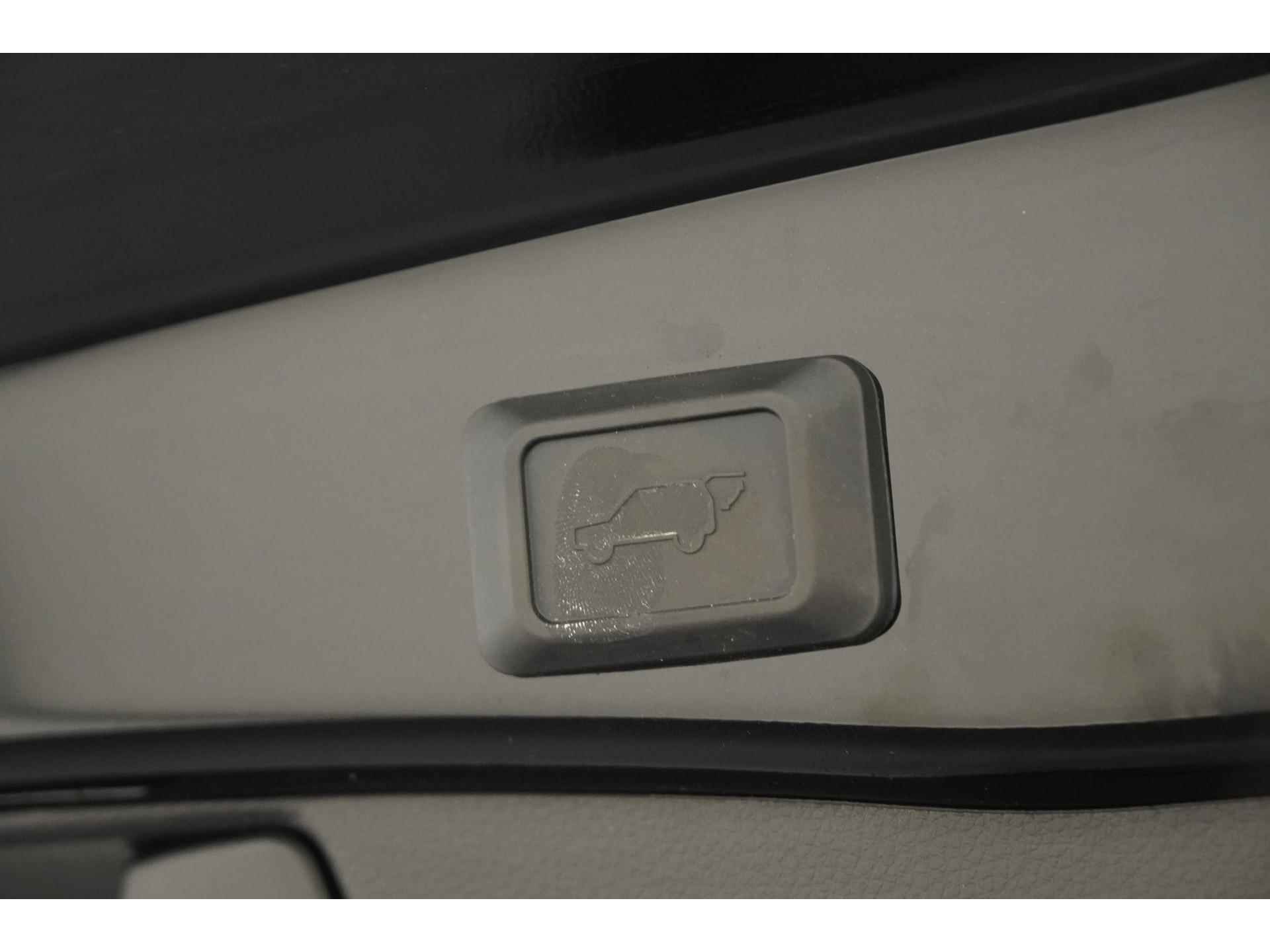Toyota RAV4 2.5 Hybrid AWD Black Edition | 360 Camera | Elek stoelbed | Blind spot | Elek klep |  Zondag Open! - 28/45