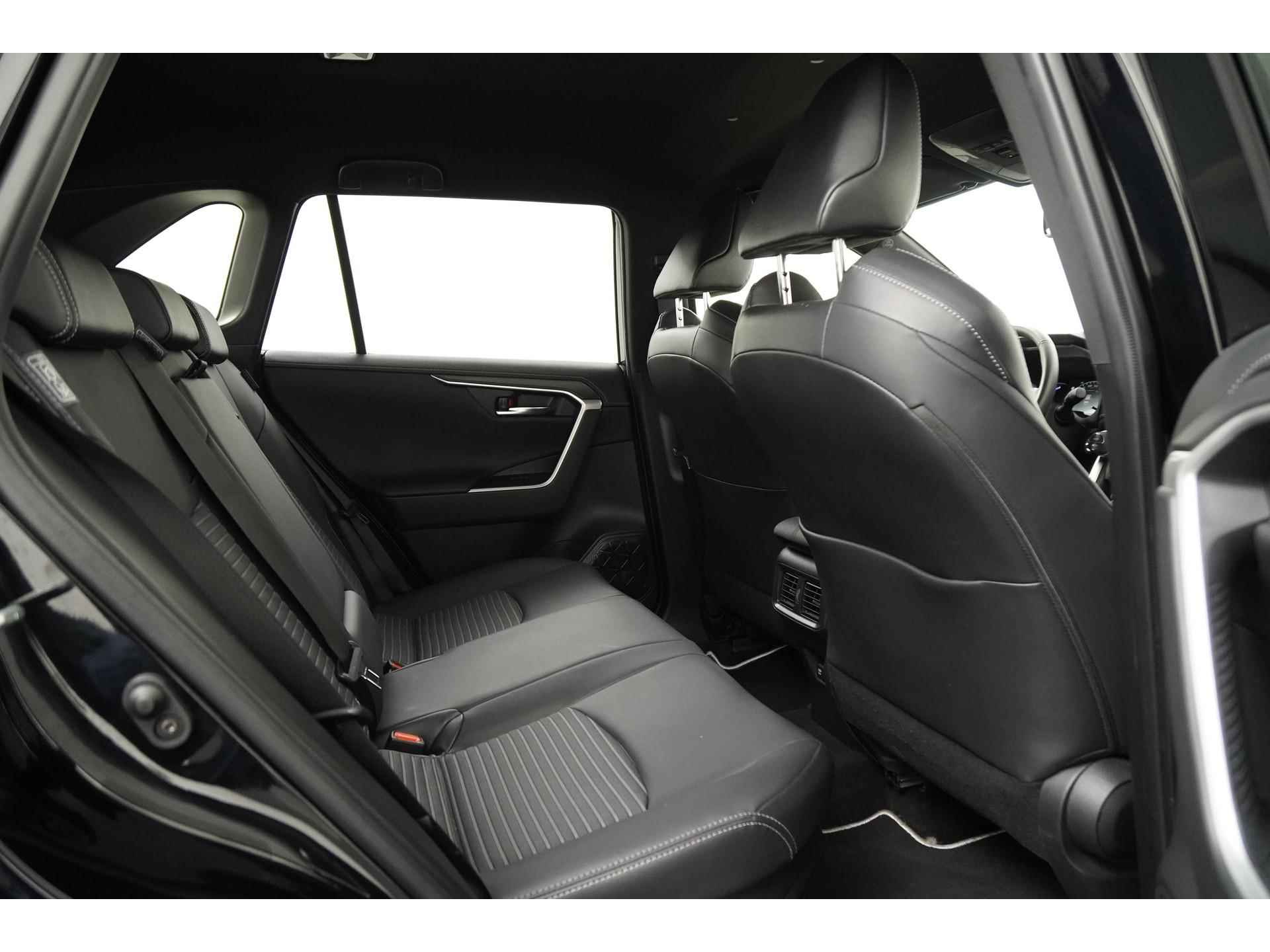 Toyota RAV4 2.5 Hybrid AWD Black Edition | 360 Camera | Elek stoelbed | Blind spot | Elek klep |  Zondag Open! - 29/45