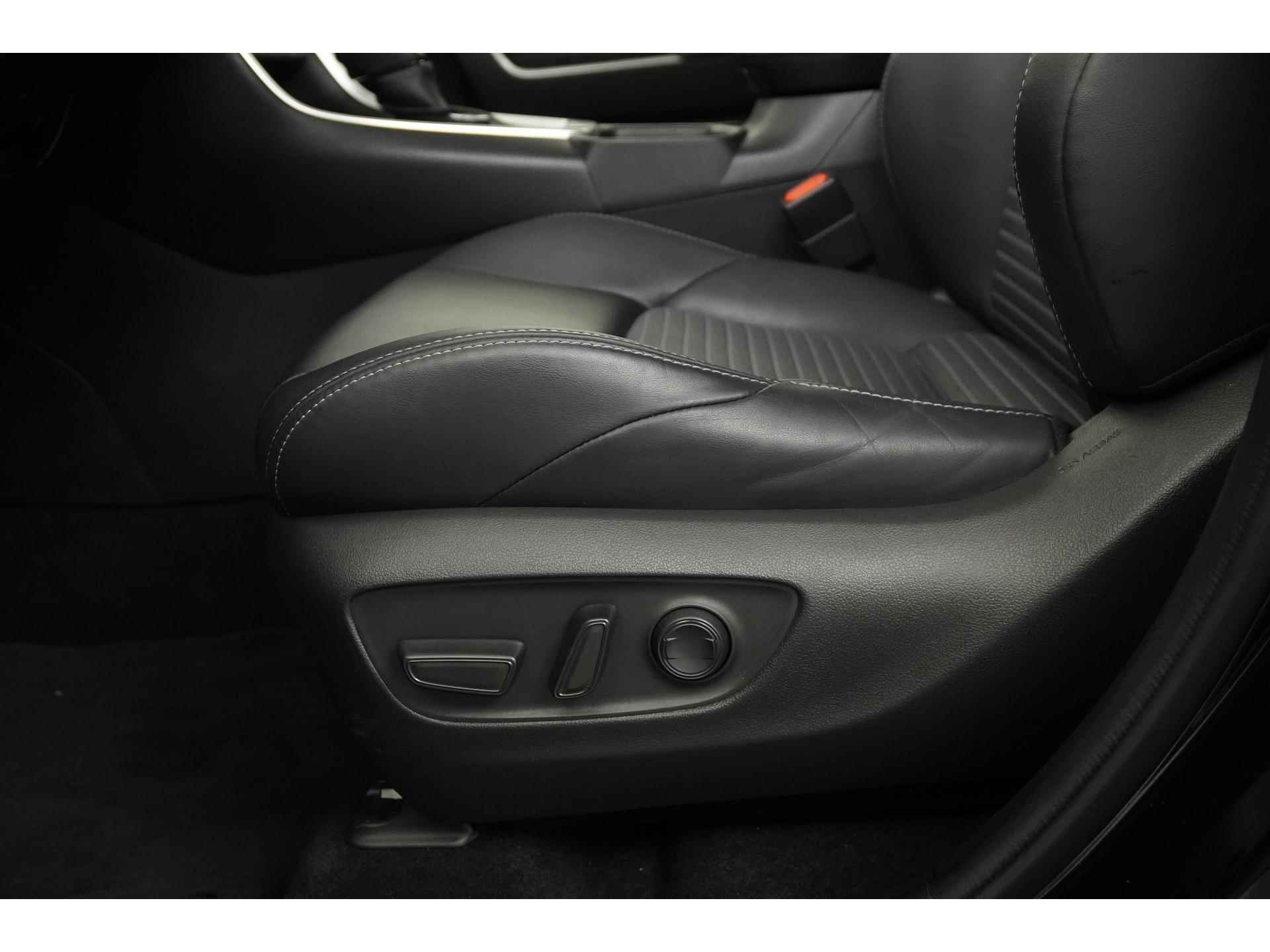 Toyota RAV4 2.5 Hybrid AWD Black Edition | 360 Camera | Elek stoelbed | Blind spot | Elek klep |  Zondag Open! - 31/45