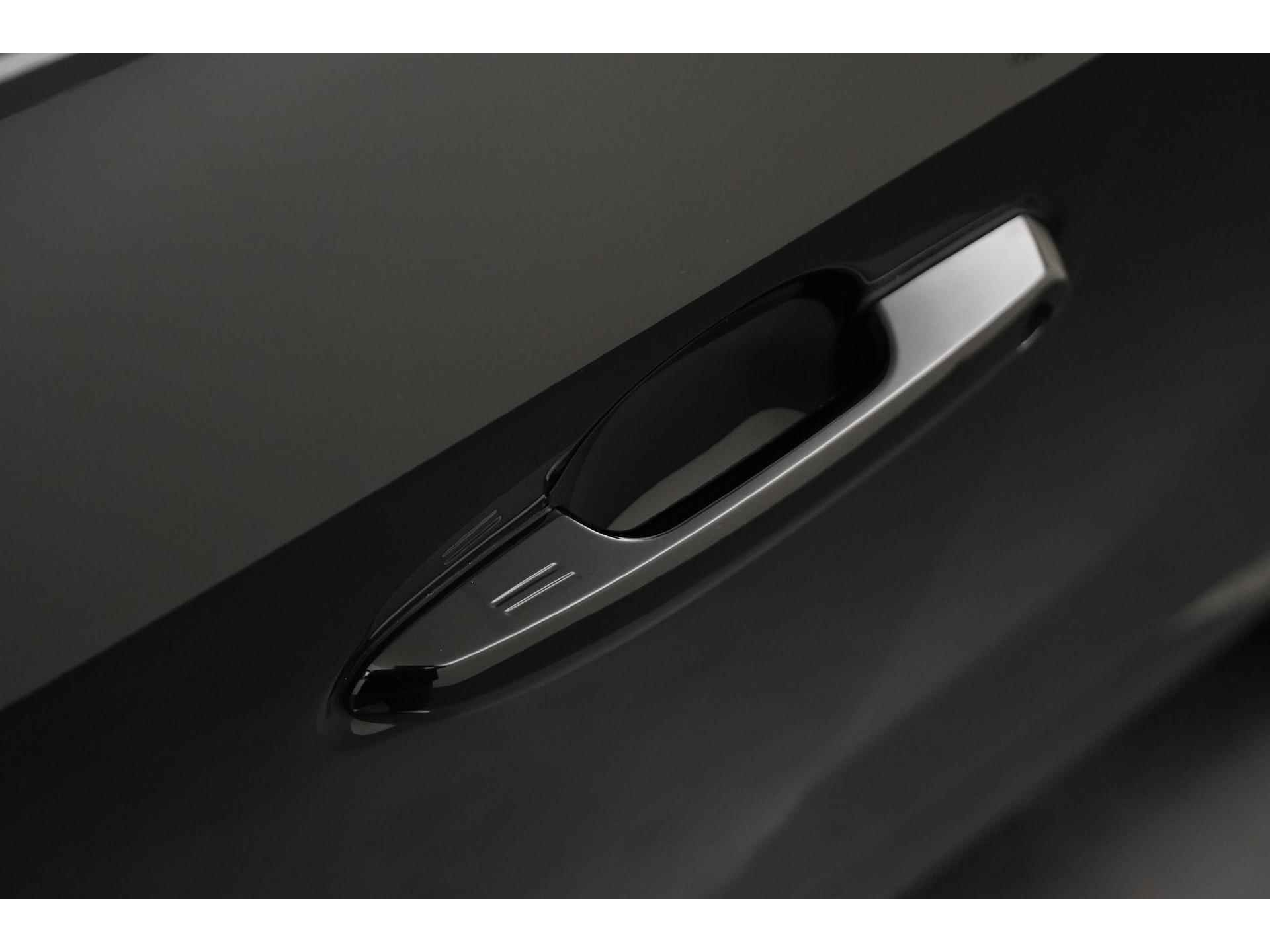 Toyota RAV4 2.5 Hybrid AWD Black Edition | 360 Camera | Elek stoelbed | Blind spot | Elek klep |  Zondag Open! - 41/45
