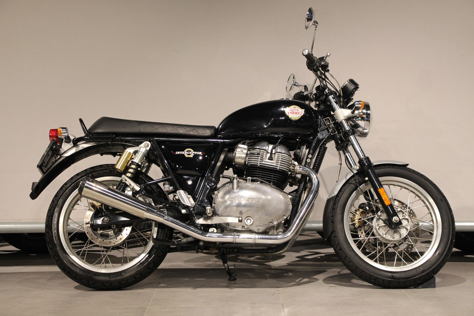 Royal-Enfield INTERCEPTOR 650