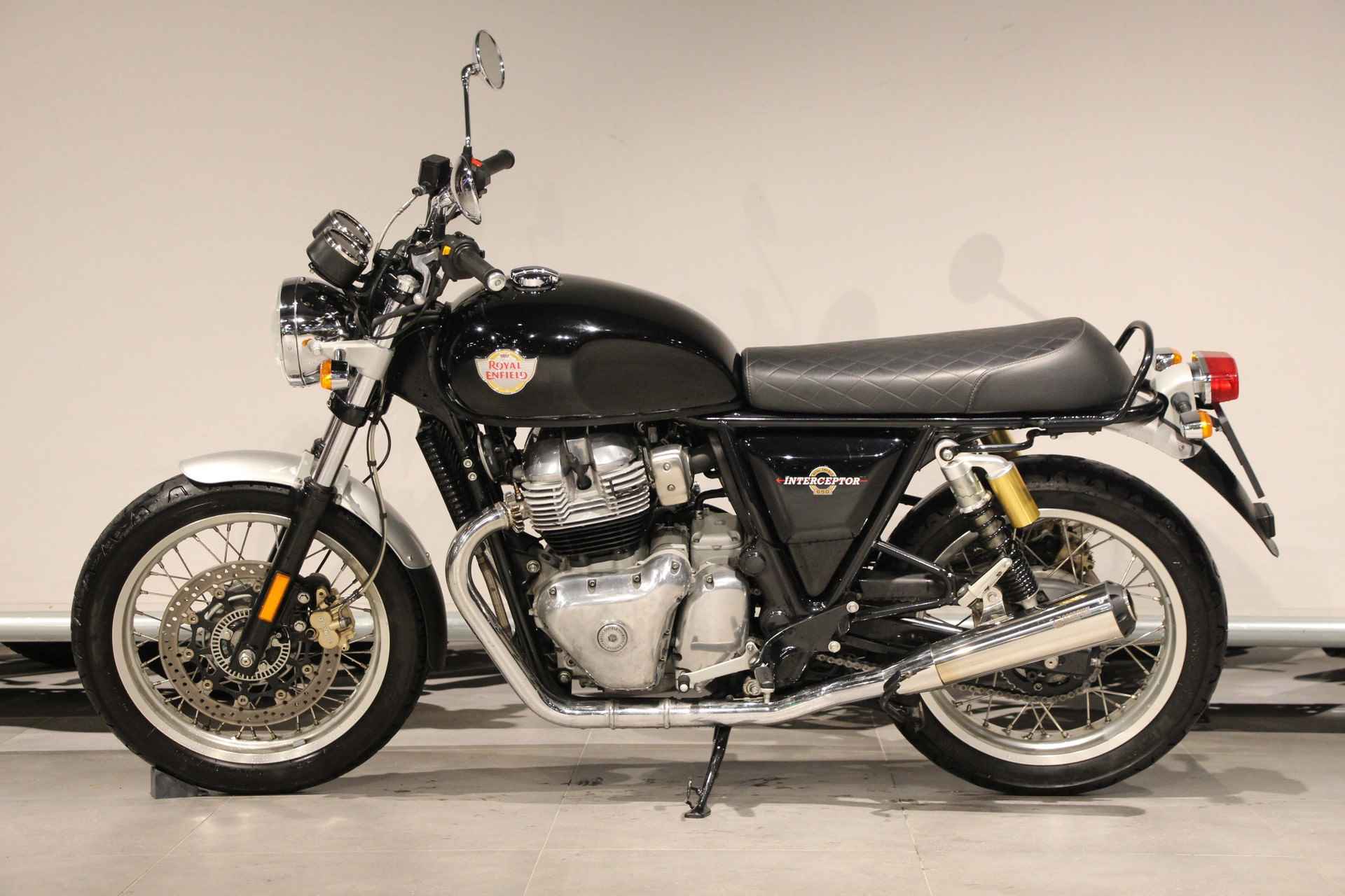 Royal-Enfield INTERCEPTOR 650 - 5/14