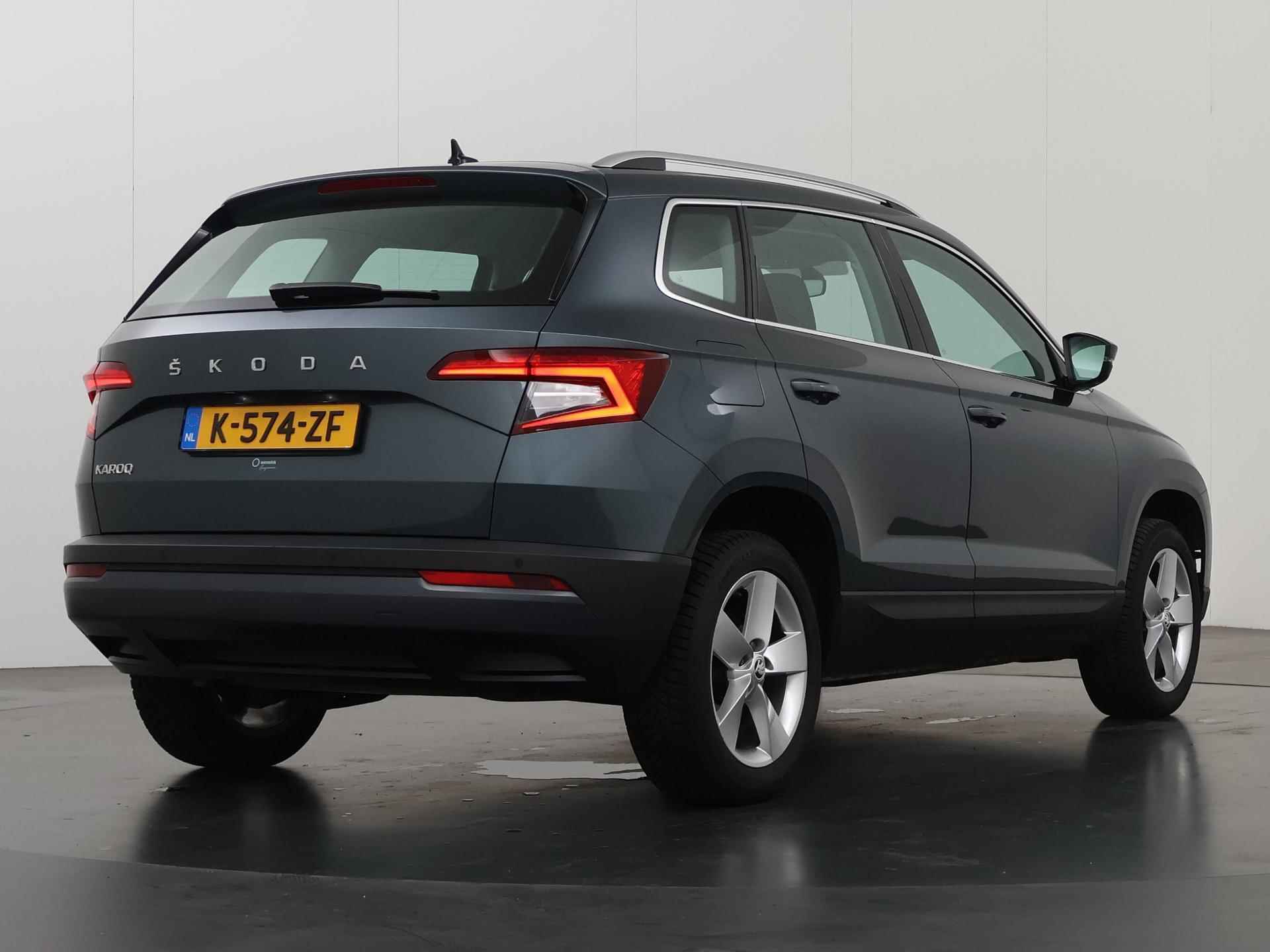 Skoda Karoq 1.5 TSI ACT Sportline | Trekhaak | Sportstoelen | Navigatie | Parkeercamera | Climate Control | Cruise Control Adaptief | - 3/41