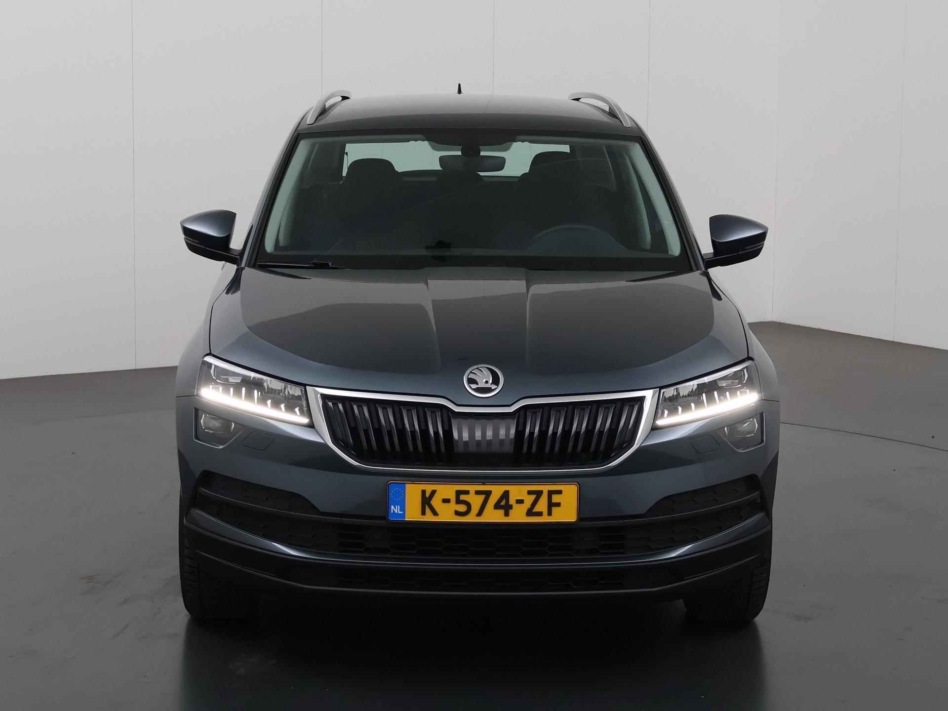 Skoda Karoq 1.5 TSI ACT Sportline | Trekhaak | Sportstoelen | Navigatie | Parkeercamera | Climate Control | Cruise Control Adaptief | - 4/41