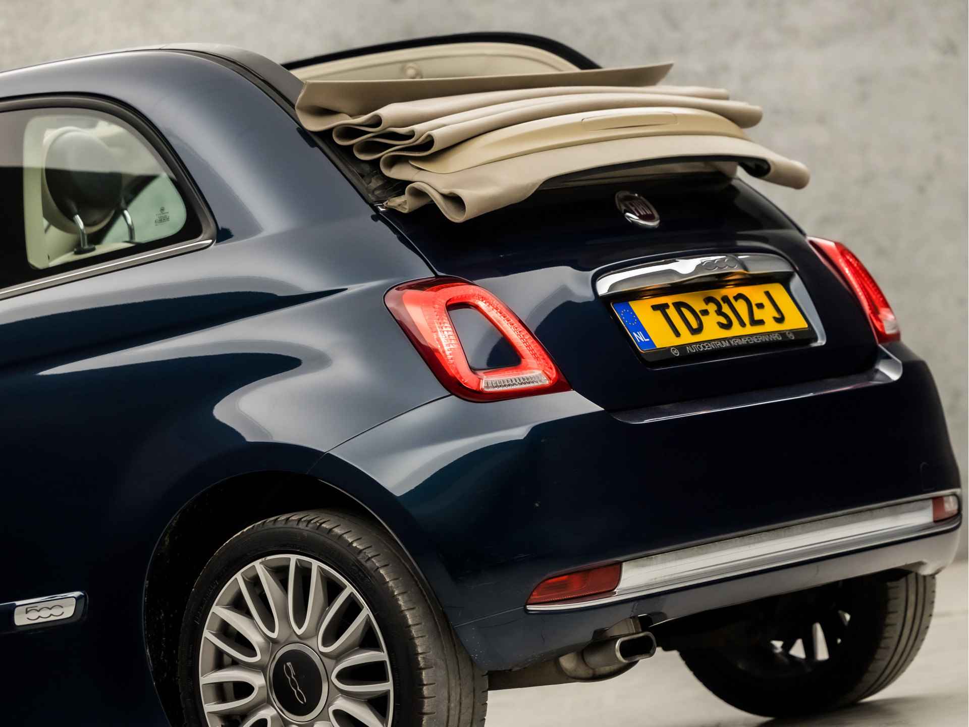 Fiat 500C 1.2 Automaat (GROOT NAVI, CLIMATE, CRUISE, LM VELGEN, SPORTSTOELEN, BLUETOOTH, ELEK RAMEN, NIEUWE APK, NIEUWSTAAT) - 11/30