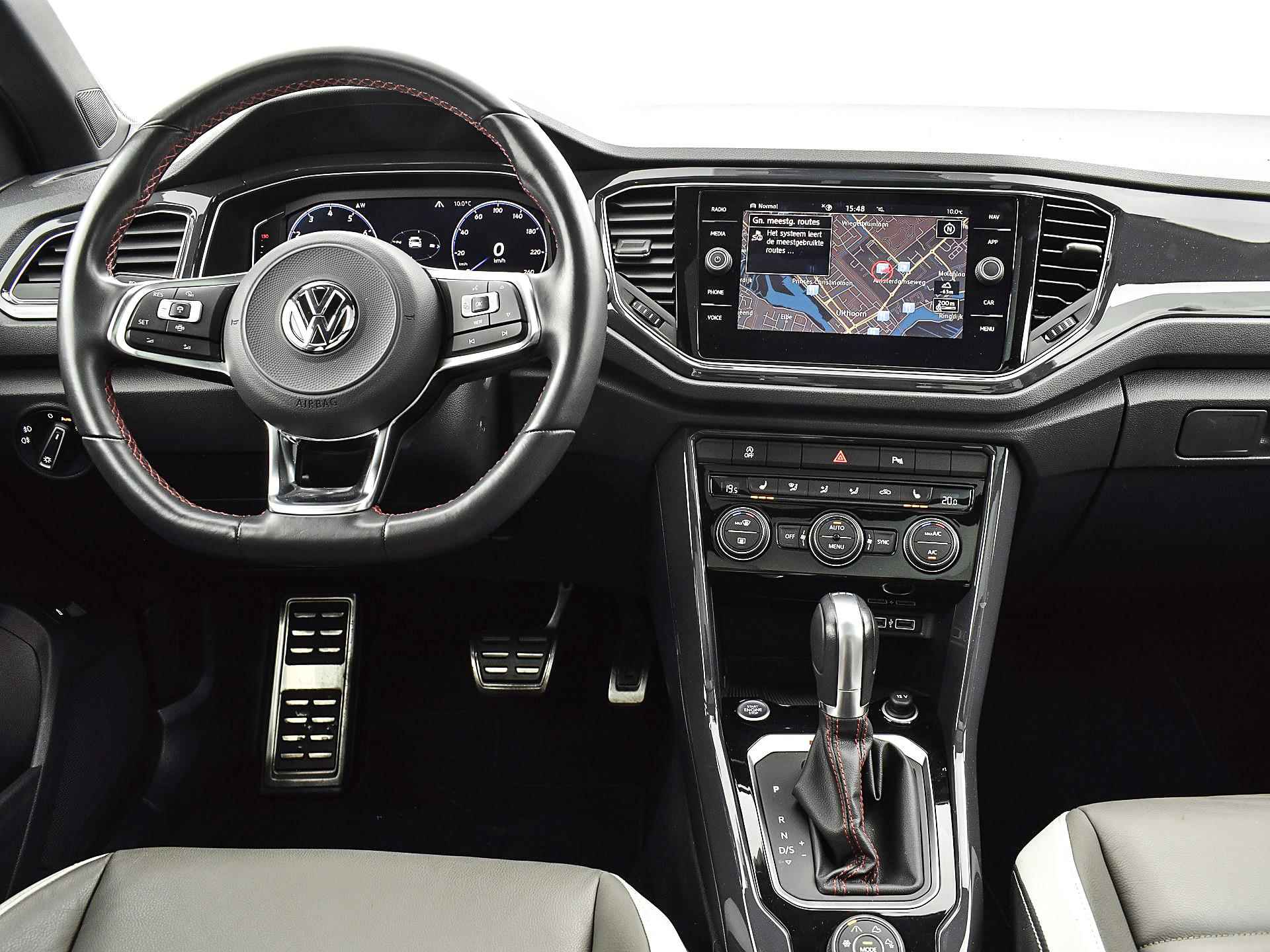 Volkswagen T-Roc 2.0 Tsi 190pk DSG 4Motion Sport | ACC | Climatronic | Keyless | Panoramadak | Elek. Achterklep | P-Sensoren | Camera | Navi | App-Connect | 17'' Inch | 12 Maanden BOVAG-Garantie - 4/30
