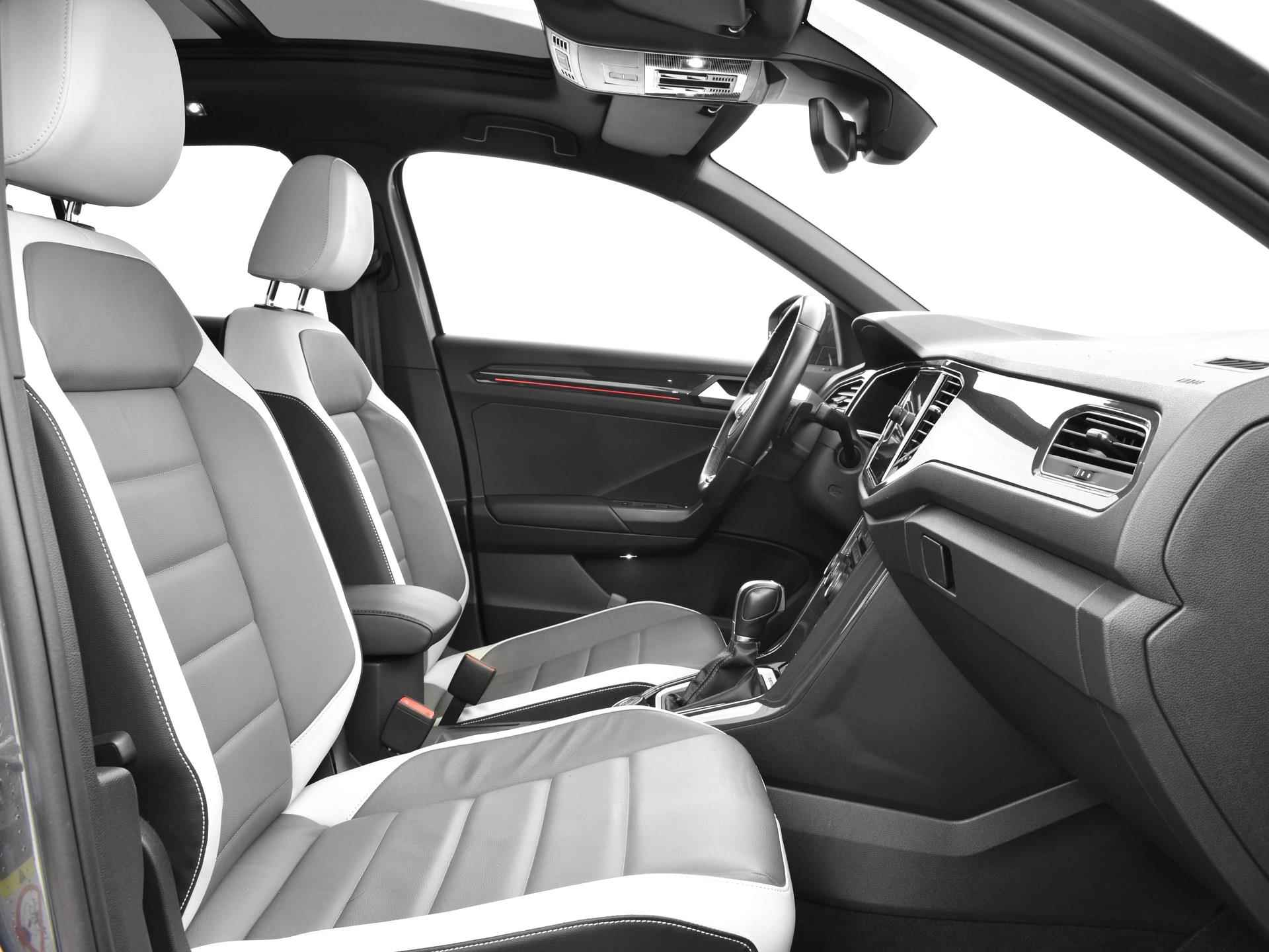 Volkswagen T-Roc 2.0 Tsi 190pk DSG 4Motion Sport | ACC | Climatronic | Keyless | Panoramadak | Elek. Achterklep | P-Sensoren | Camera | Navi | App-Connect | 17'' Inch | 12 Maanden BOVAG-Garantie - 5/30