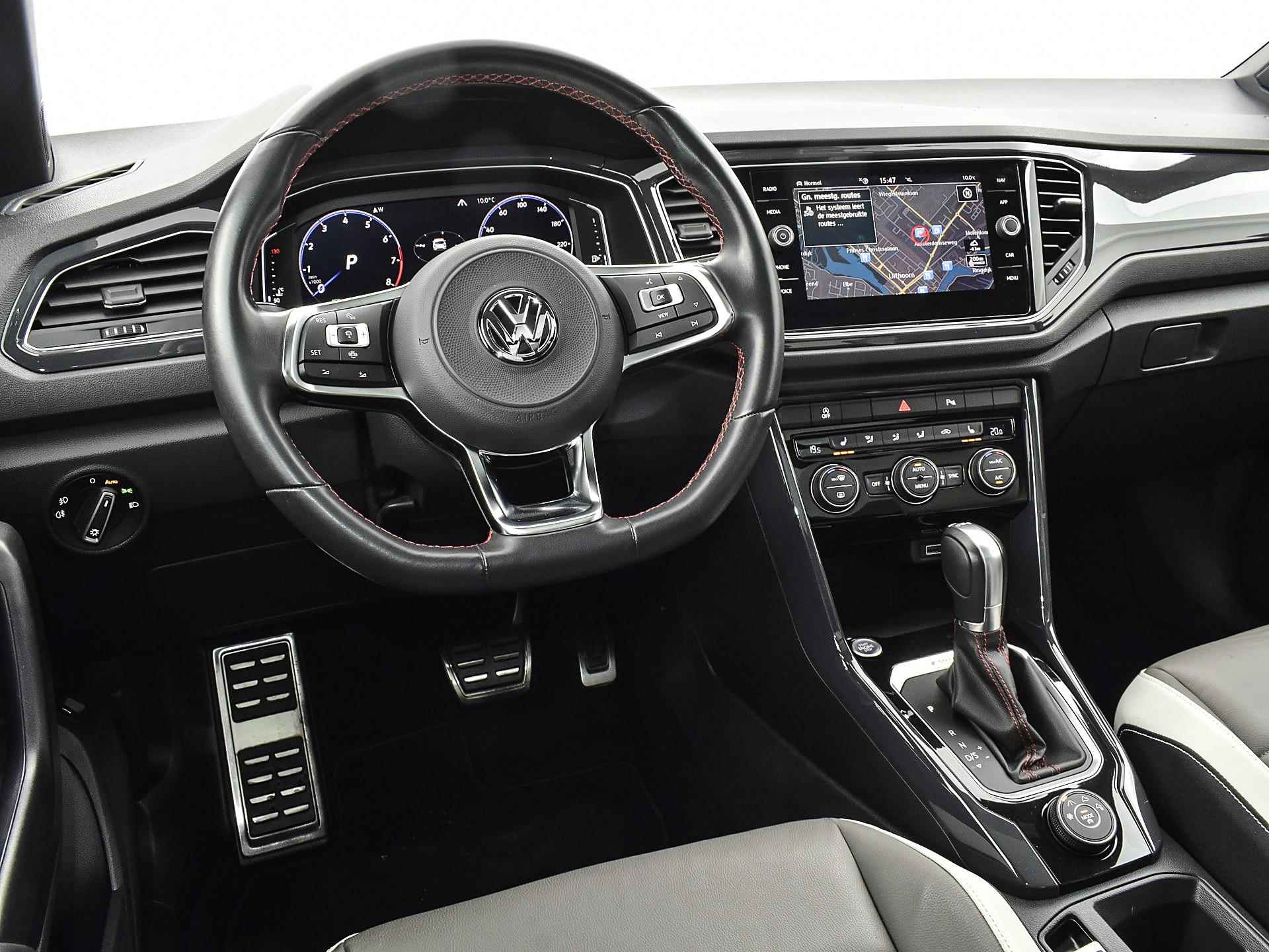 Volkswagen T-Roc 2.0 Tsi 190pk DSG 4Motion Sport | ACC | Climatronic | Keyless | Panoramadak | Elek. Achterklep | P-Sensoren | Camera | Navi | App-Connect | 17'' Inch | 12 Maanden BOVAG-Garantie - 13/30