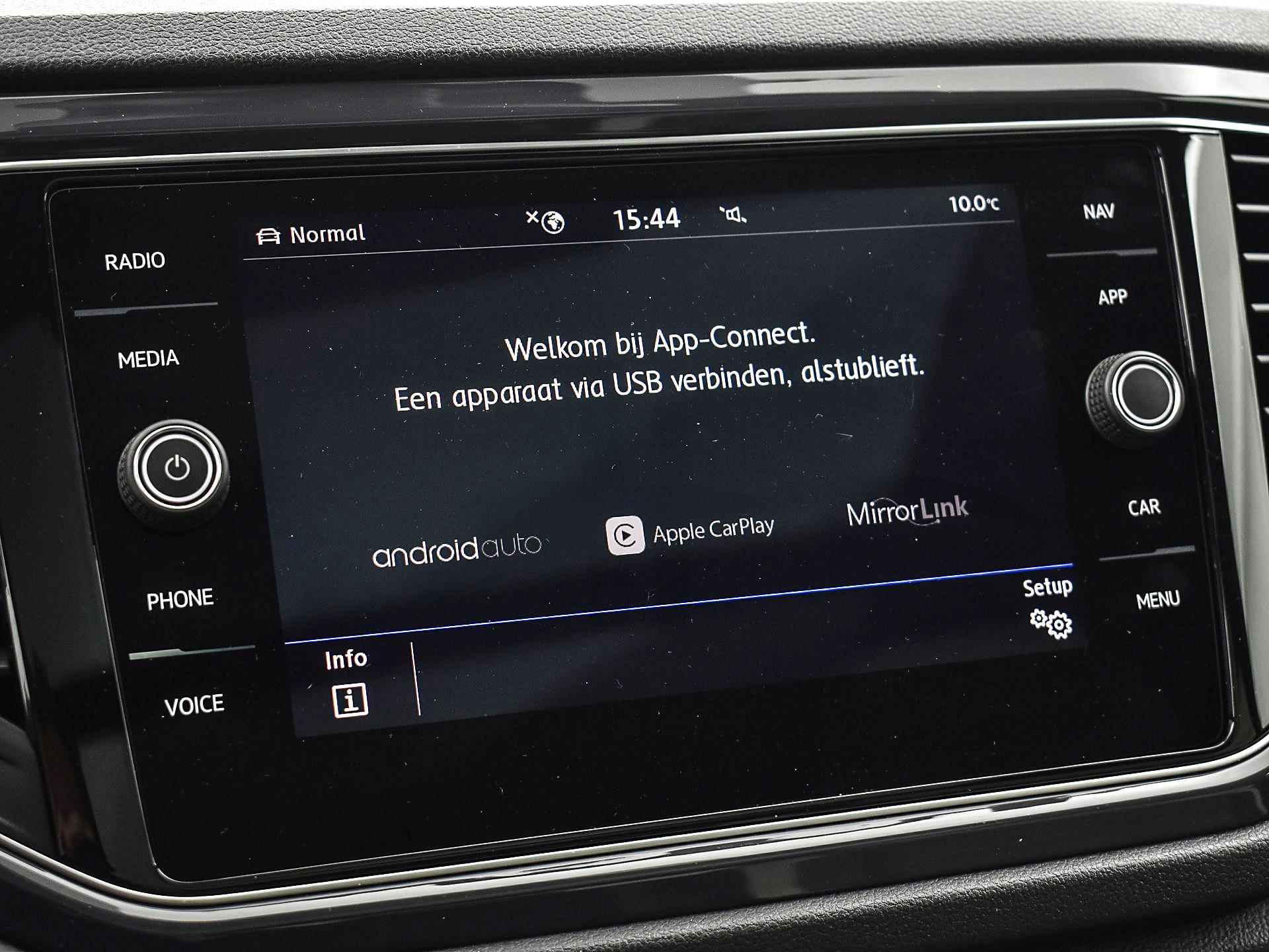 Volkswagen T-Roc 2.0 Tsi 190pk DSG 4Motion Sport | ACC | Climatronic | Keyless | Panoramadak | Elek. Achterklep | P-Sensoren | Camera | Navi | App-Connect | 17'' Inch | 12 Maanden BOVAG-Garantie - 26/30