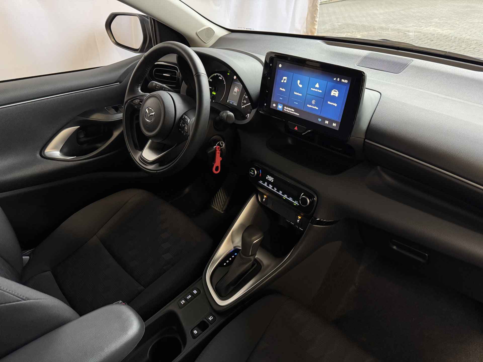 Mazda 2 Hybrid 1.5 CENTRE-LINE CARPLAY NAVI LMV CAMERA ECC ADAP.CRUISE STOELVERW. 06/2024 - 33/73