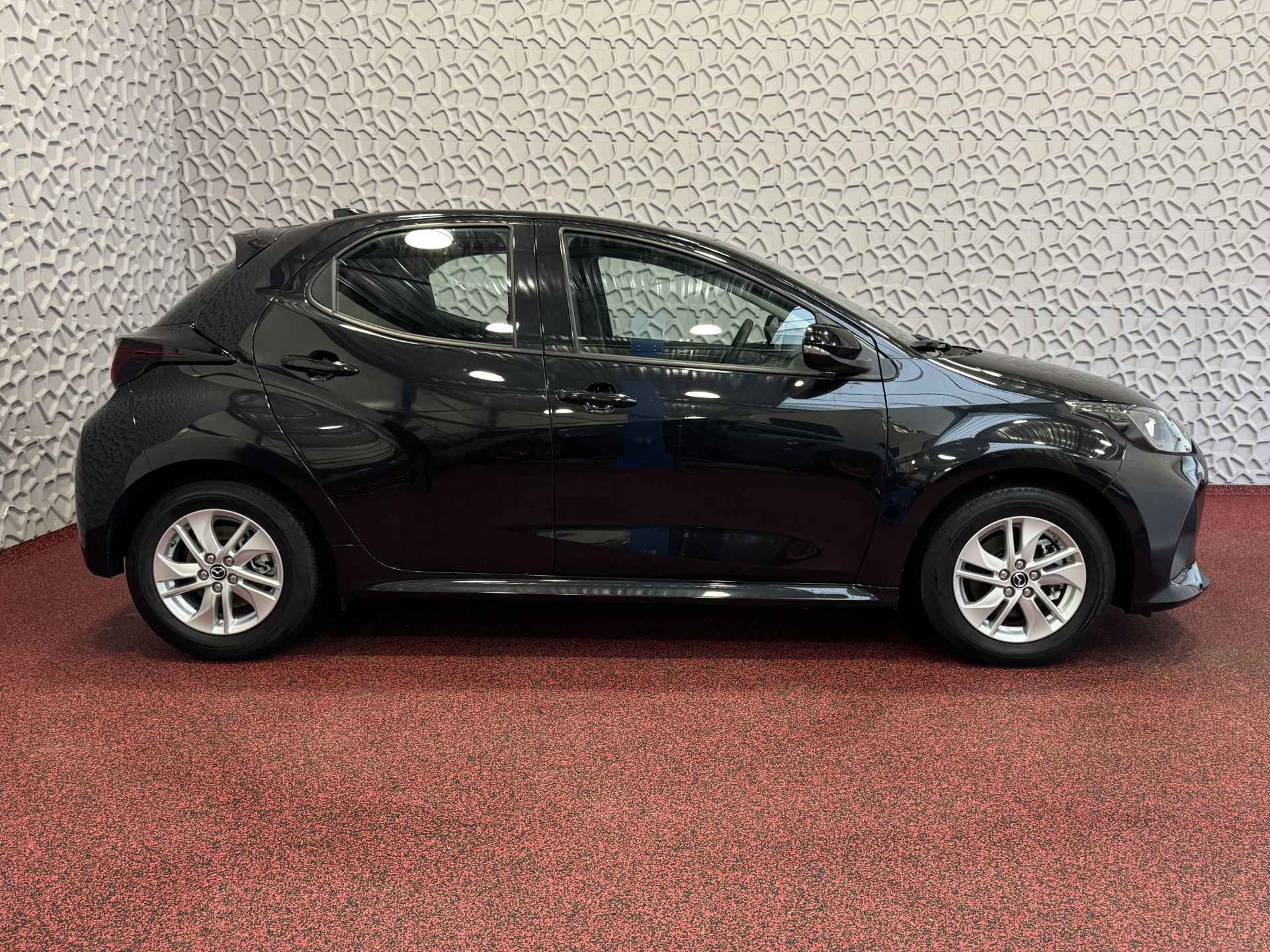 Mazda 2 Hybrid 1.5 CENTRE-LINE CARPLAY NAVI LMV CAMERA ECC ADAP.CRUISE STOELVERW. 06/2024 - 57/73