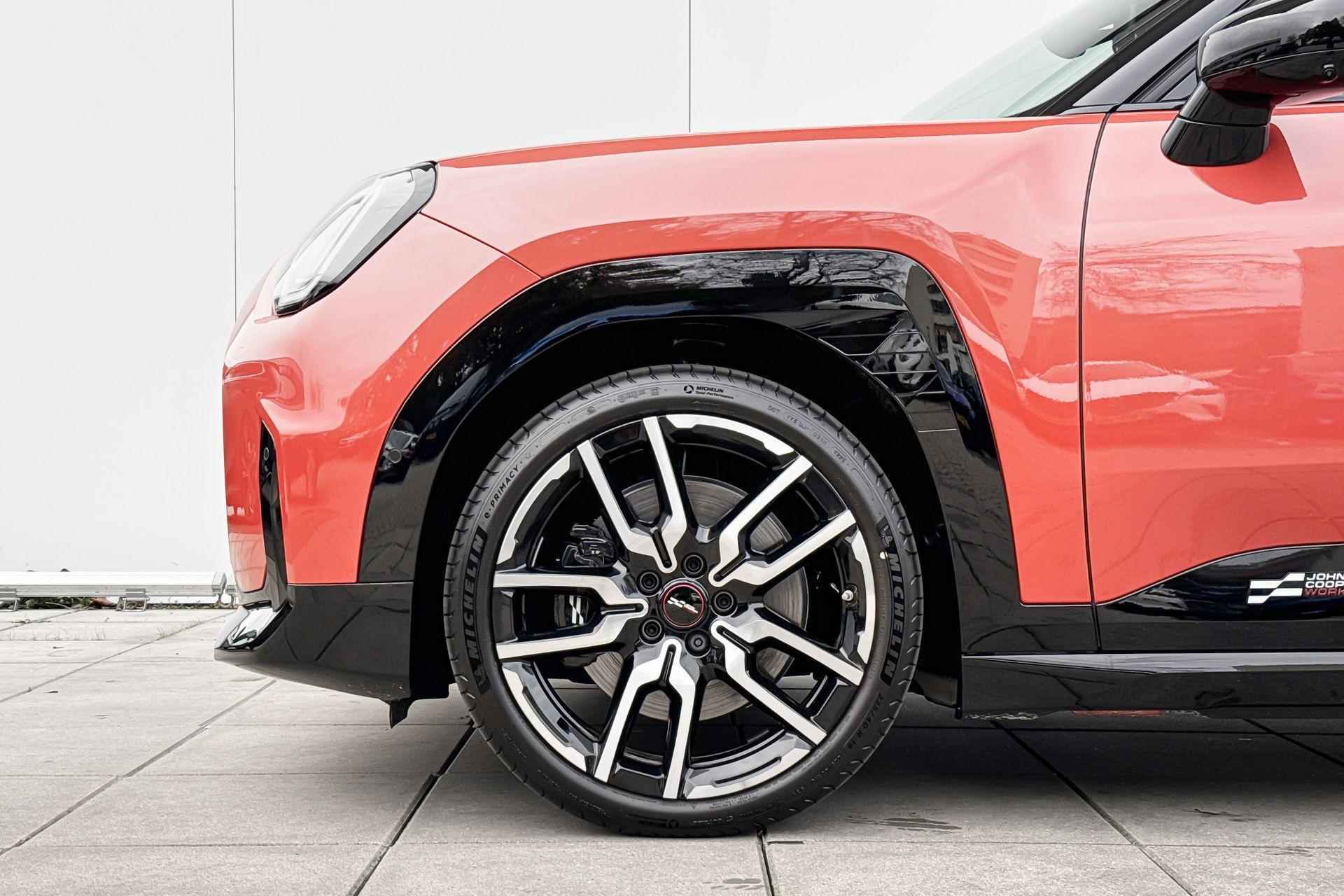 MINI Aceman SE John Cooper Works XL 54.2 kWh | Pakket XL | Dak en spiegelkappen in Jetblack - 3/26