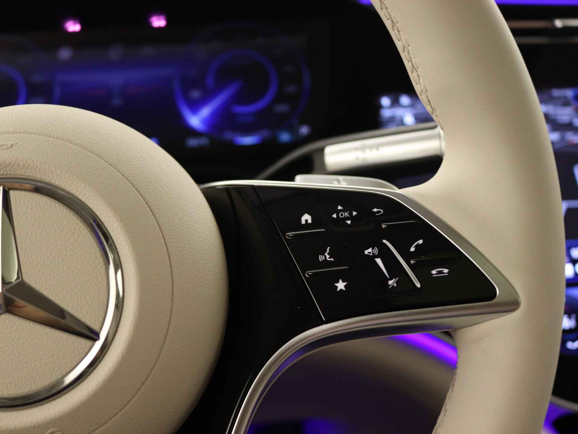 Mercedes-Benz EQS 580 4MATIC AMG Line 108kWh | Premium Plus pakket | Nightpakket | Achterasbesturing tot 10° | 360°-camera | Akoestiekcomfortpakket | Rij-assistentiepakket Plus | Burmester® surround sound system | - 17/36