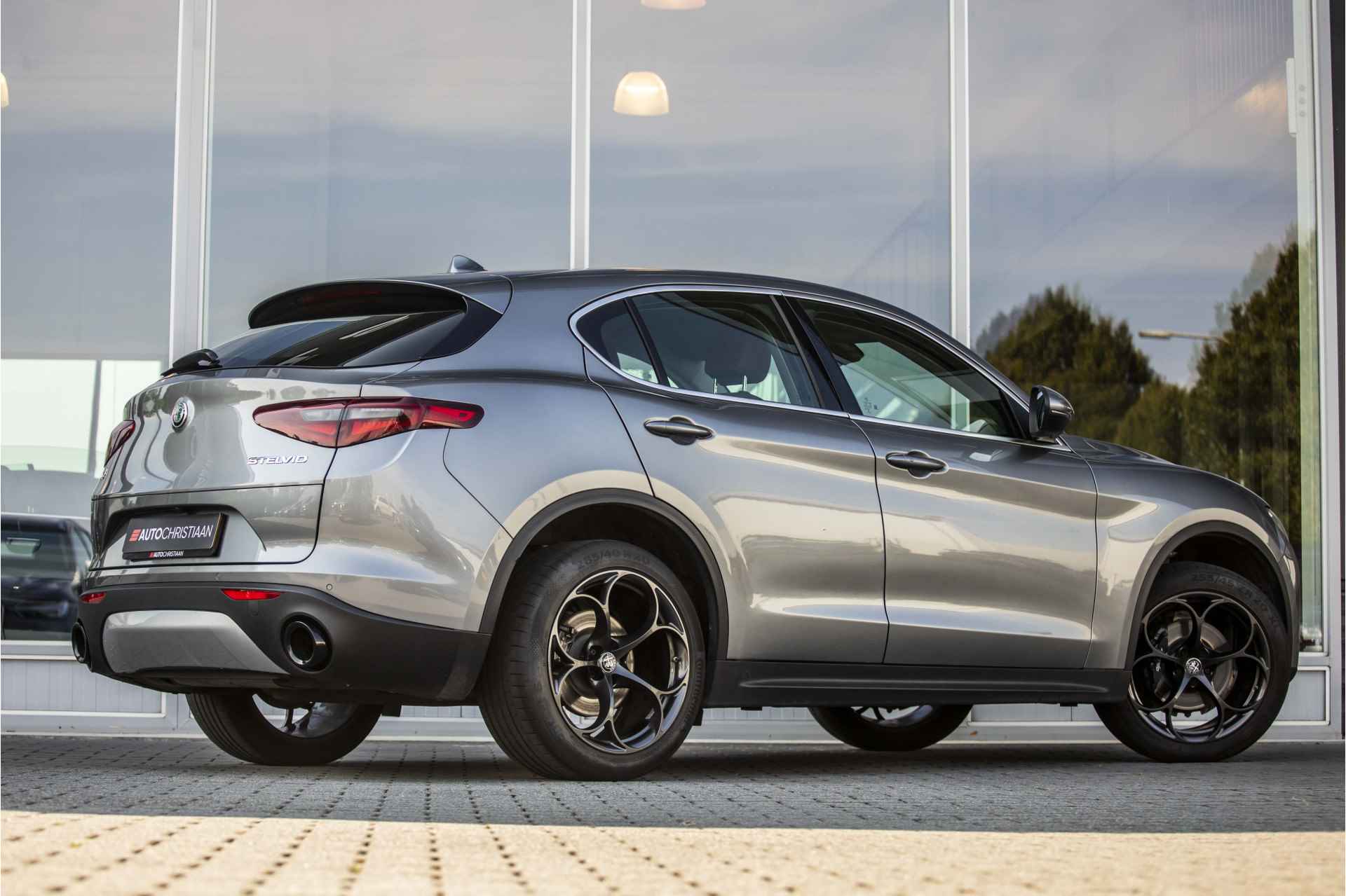 Alfa Romeo Stelvio 2.0 T AWD Super | Bi-Xenon | Camera | 20" | Dodehoek - 2/35