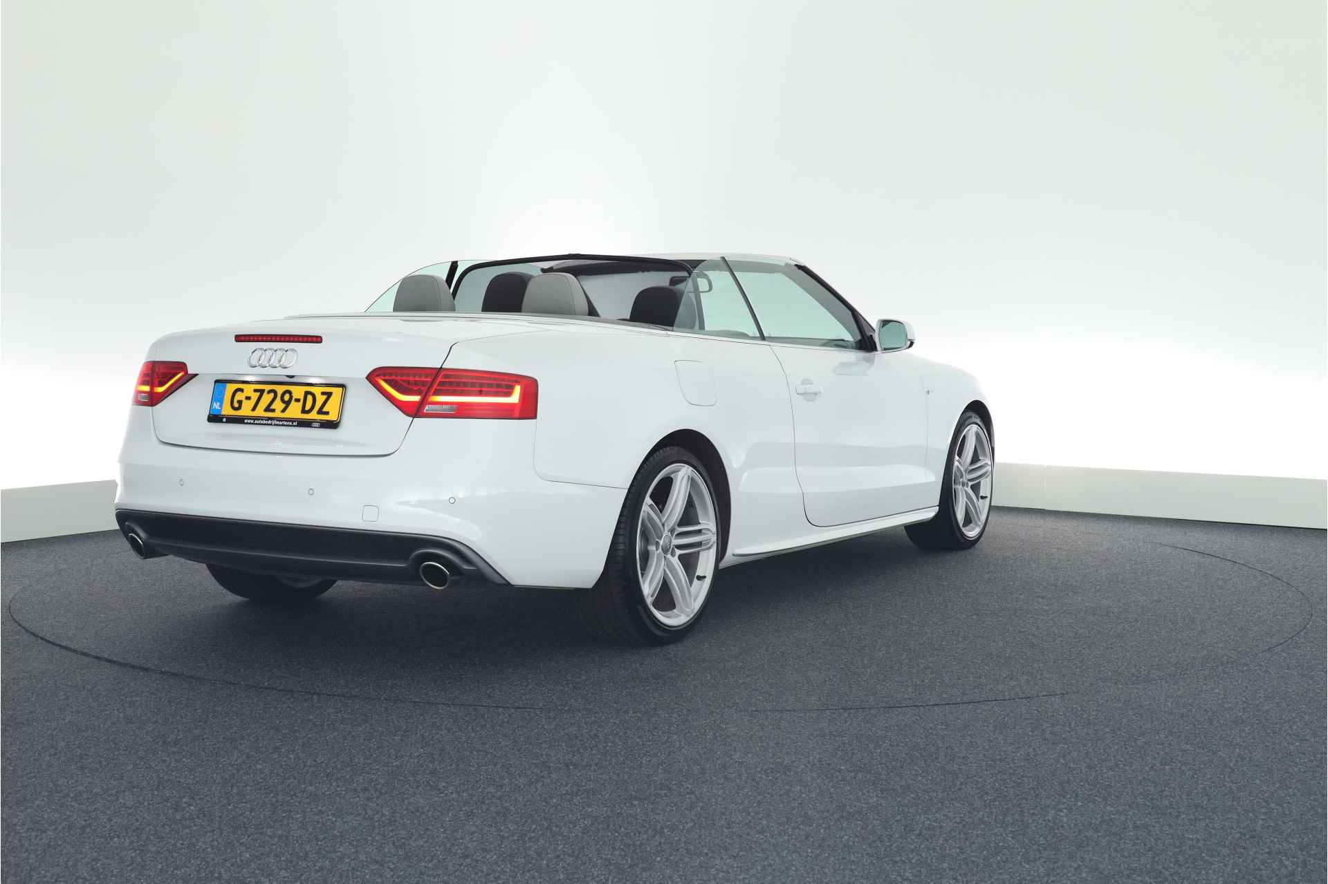 Audi A5 Cabriolet 1.8 TFSI 170pk Aut. S-Line Nekverwarming Keyless Xenon B&O Navigatie Stoelventilatie - 4/44