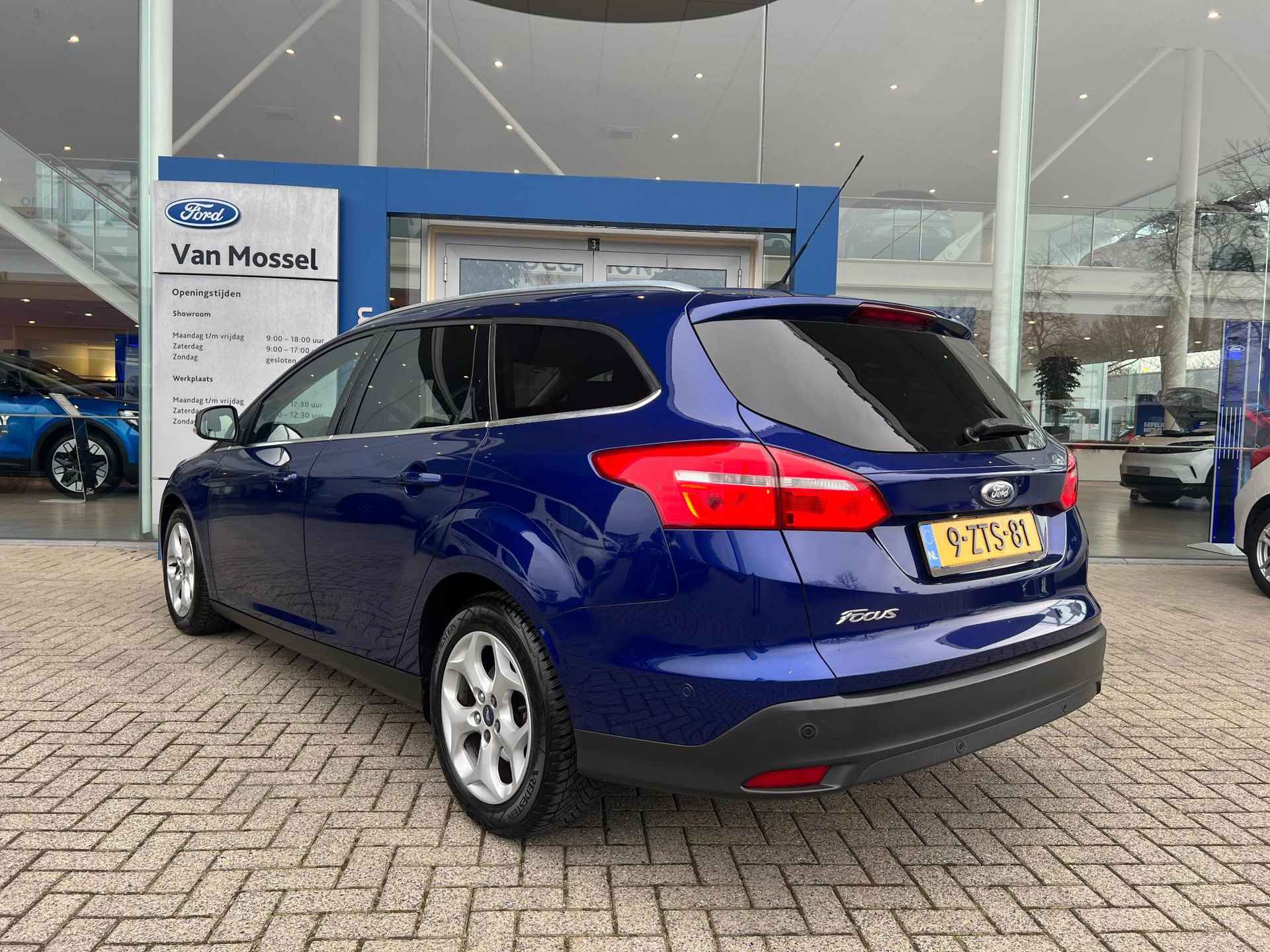 Ford Focus Wagon 1.5 TDCI Titanium Edition | 1e-eigenaar | Volledig dealeronderhouden | Leder | Xenon | Trekhaak - 4/29