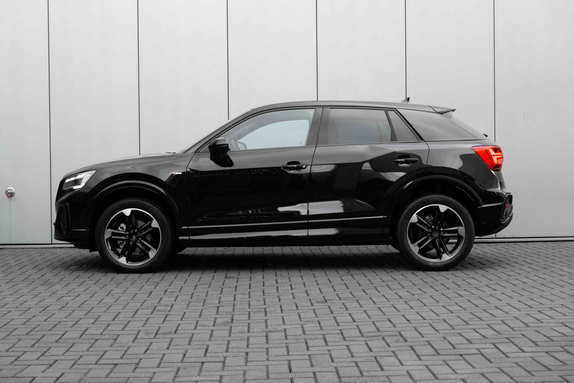 Audi Q2 35 TFSI S Edition| Parkeerhulp plus | MMI navigatie plus MMI touch | Optiekpakket zwart | Privacy Glass | - 6/48