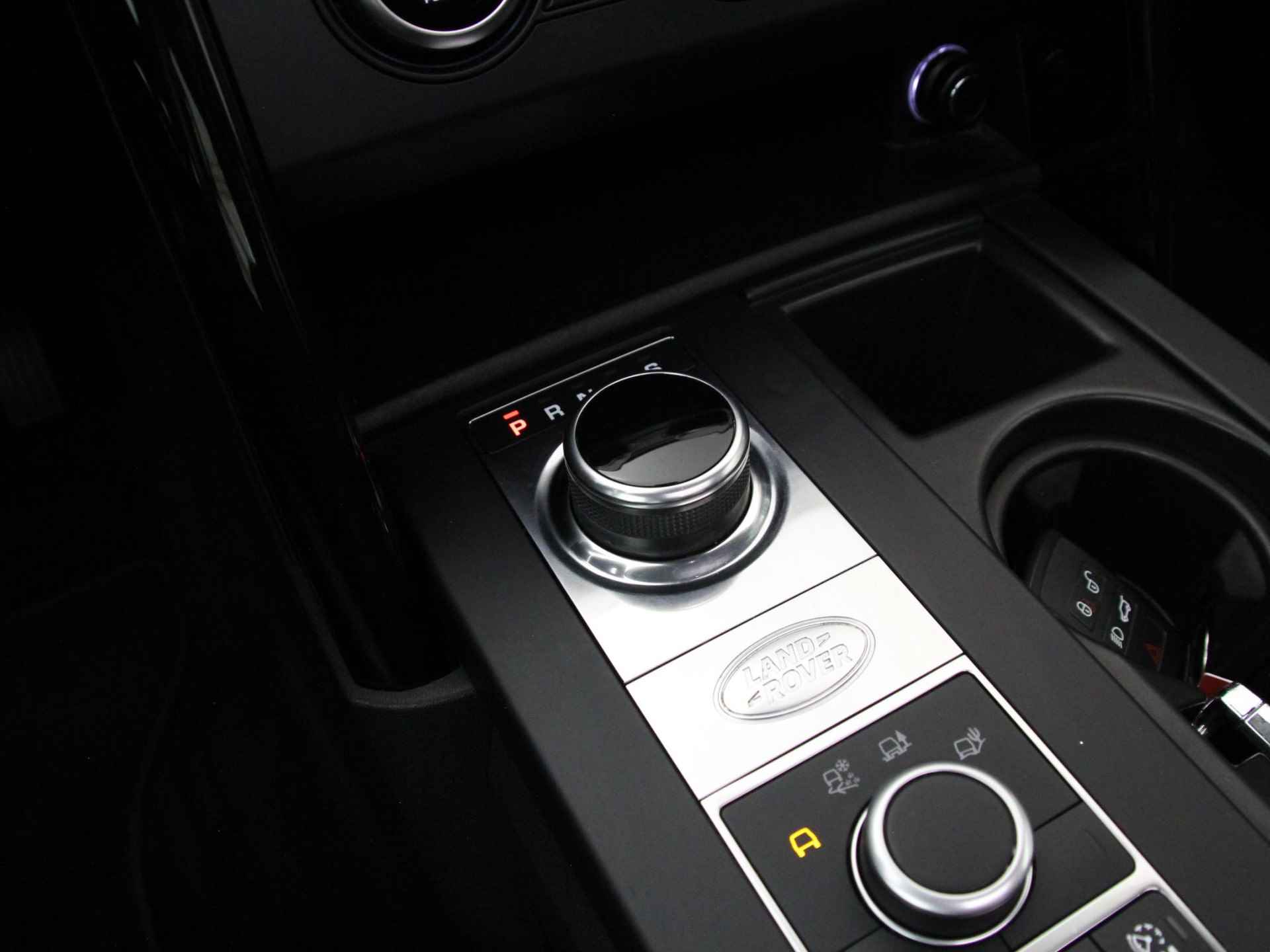 Land Rover Discovery 2.0 Si4 HSE 7p. | Panoramadak | Stuur- + Stoelverwarming | Luchtvering | Apple Carplay/Android Auto | Dodehoek | Voorruit Verwarmd | Camera | Geheugenstoel | Rijklaarprijs! - 22/35