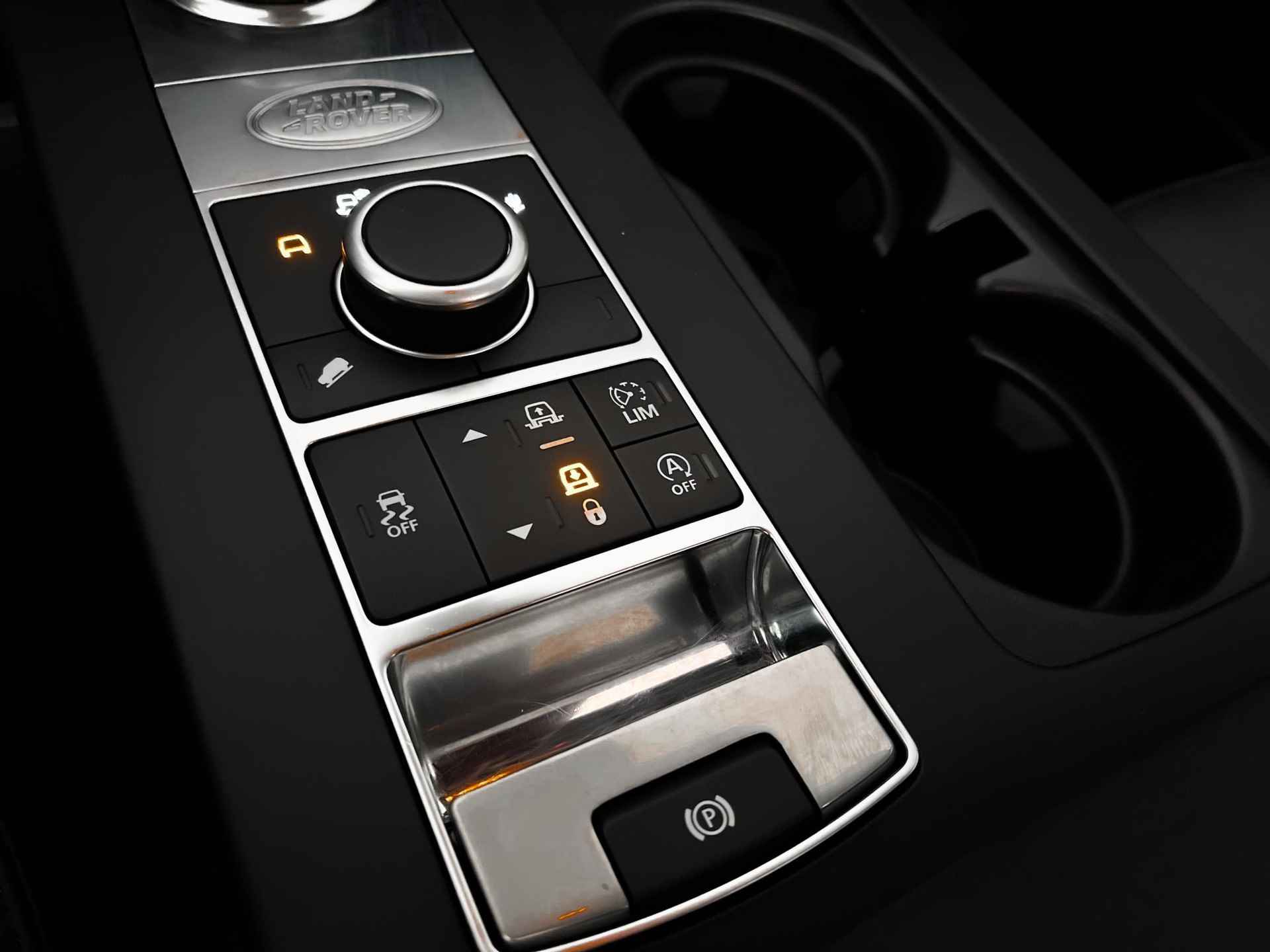 Land Rover Discovery 2.0 Si4 HSE 7p. | Panoramadak | Stuur- + Stoelverwarming | Luchtvering | Apple Carplay/Android Auto | Dodehoek | Voorruit Verwarmd | Camera | Geheugenstoel | Rijklaarprijs! - 24/35