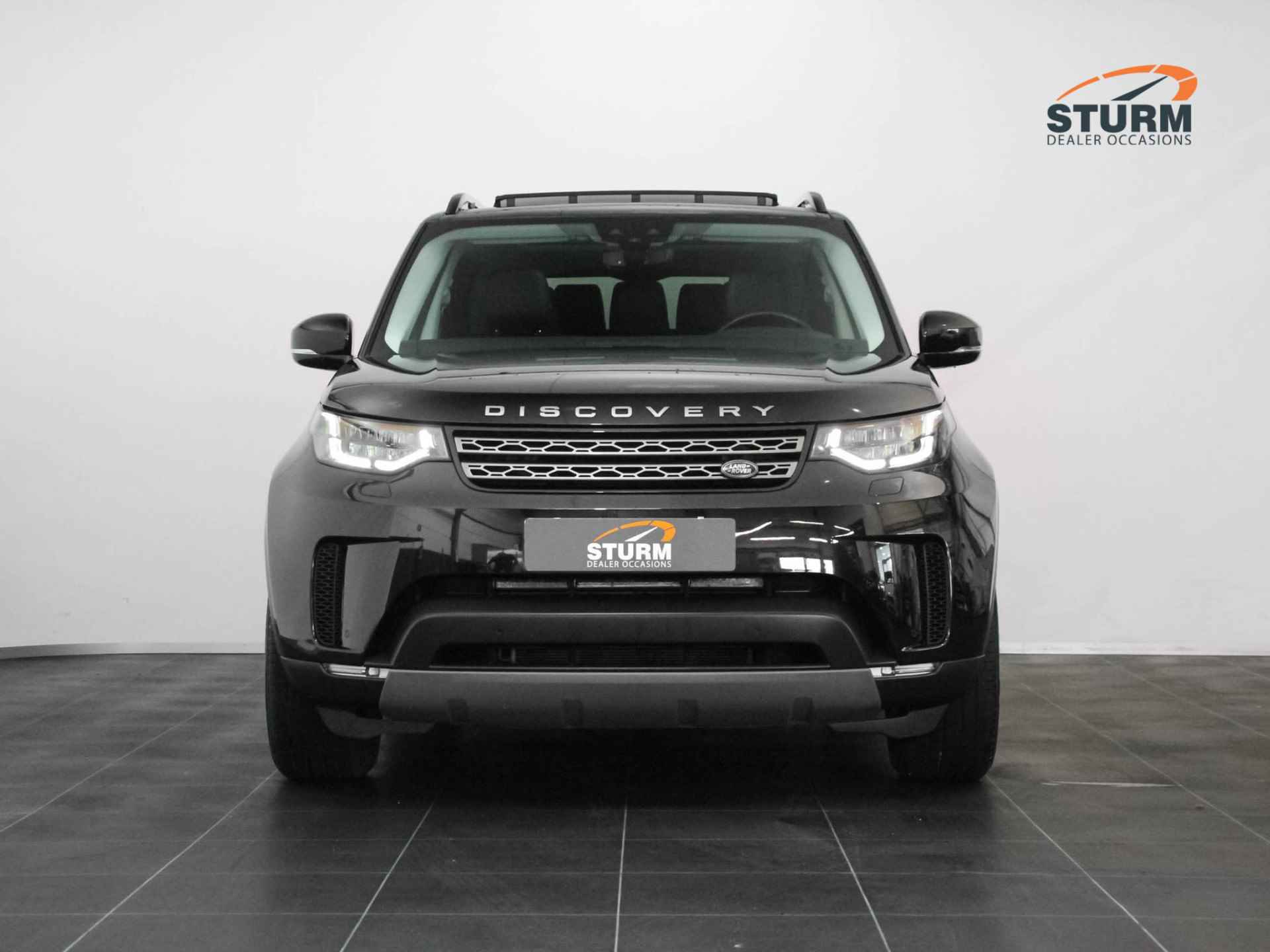 Land Rover Discovery 2.0 Si4 HSE 7p. | Panoramadak | Stuur- + Stoelverwarming | Luchtvering | Apple Carplay/Android Auto | Dodehoek | Voorruit Verwarmd | Camera | Geheugenstoel | Rijklaarprijs! - 2/35