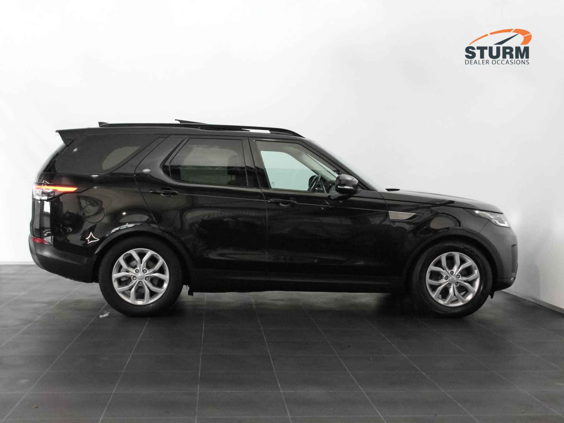 Land Rover Discovery 2.0 Si4 HSE 7p. | Panoramadak | Stuur- + Stoelverwarming | Luchtvering | Apple Carplay/Android Auto | Dodehoek | Voorruit Verwarmd | Camera | Geheugenstoel | Rijklaarprijs! - 3/35