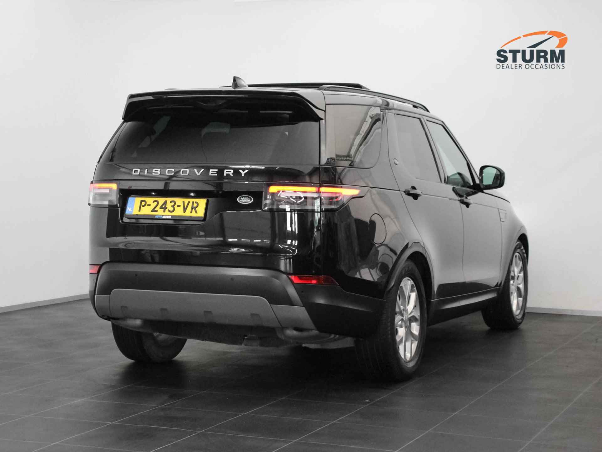 Land Rover Discovery 2.0 Si4 HSE 7p. | Panoramadak | Stuur- + Stoelverwarming | Luchtvering | Apple Carplay/Android Auto | Dodehoek | Voorruit Verwarmd | Camera | Geheugenstoel | Rijklaarprijs! - 4/35