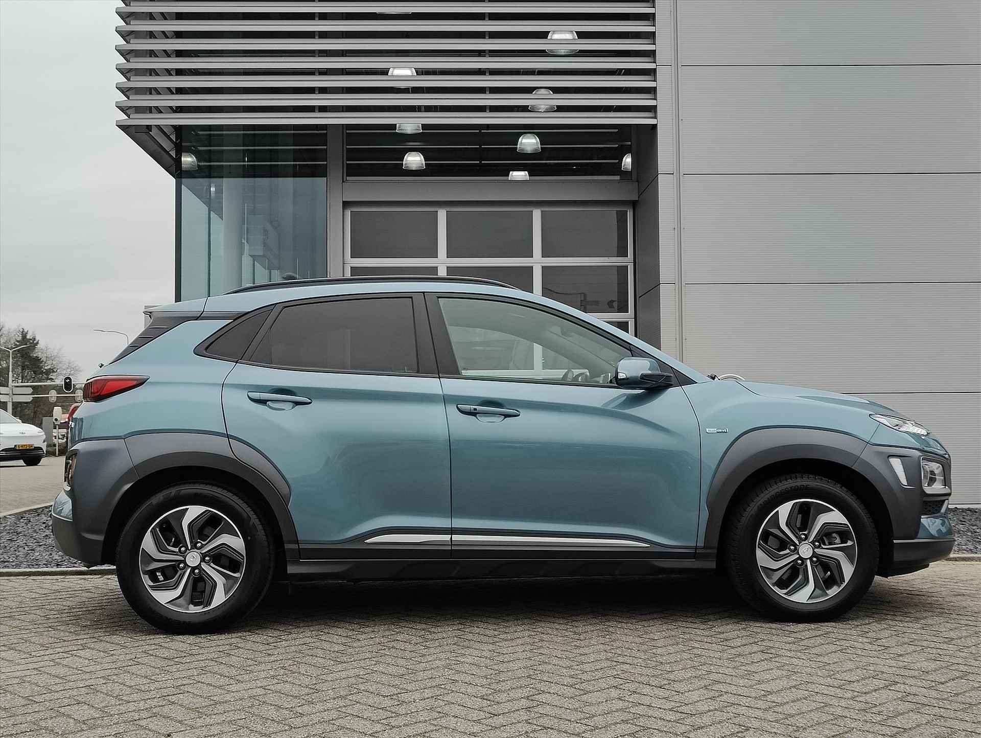 HYUNDAI Kona GDI 141pk HEV 2WD Fashion Design Sky | Automaat | Schuif-/kantel dak | Trekhaak | PDC & Camera Achter | Adaptive Cruise Control | Carplay | - 31/37