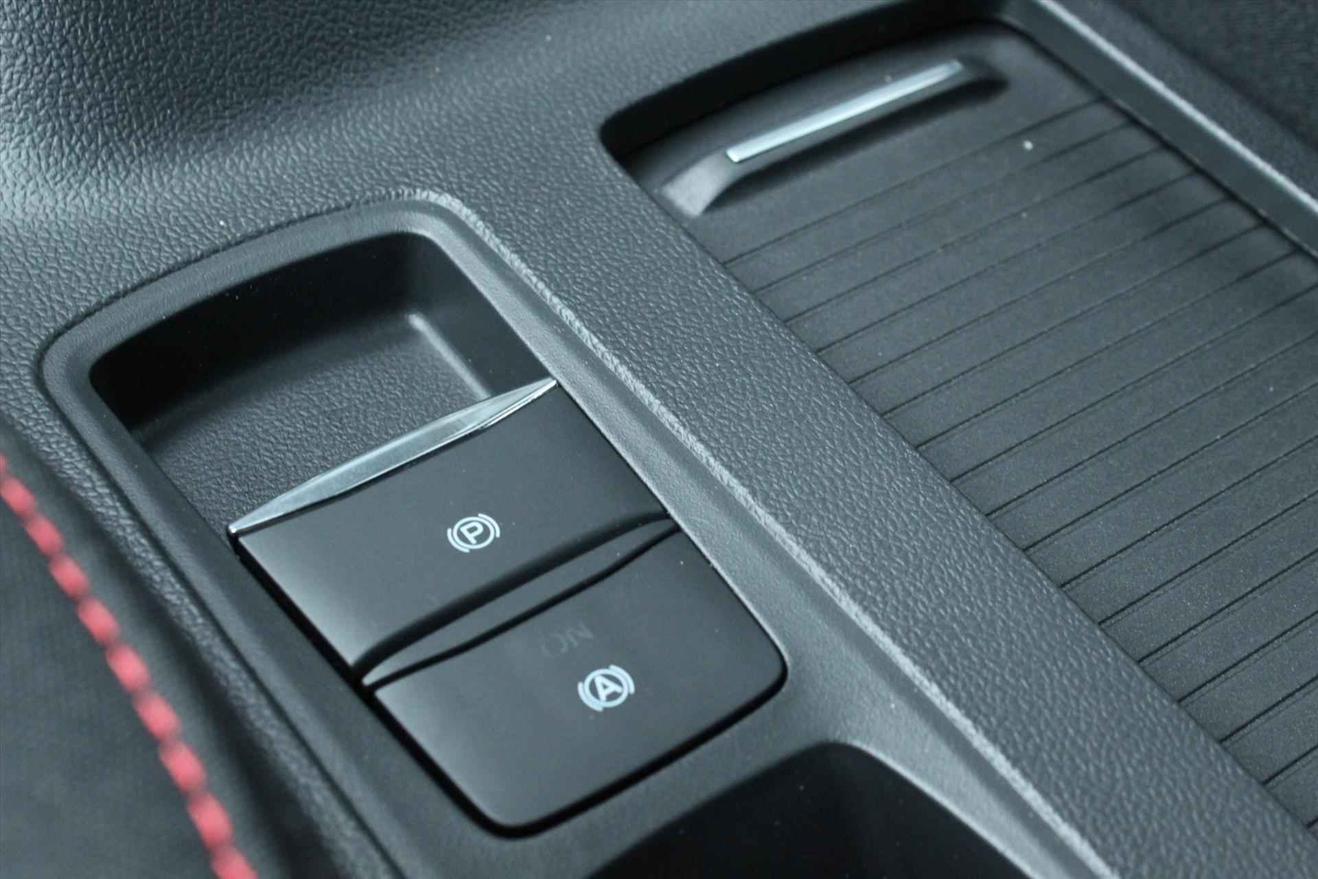 Ford Focus 155pk Mild Hybrid Automaat ST-Line X | DIRECT BESCHIKBAAR! | AUTOMAAT | Navigatie | Parkeersensoren Voor&Achter | Camera Achter | - 20/30