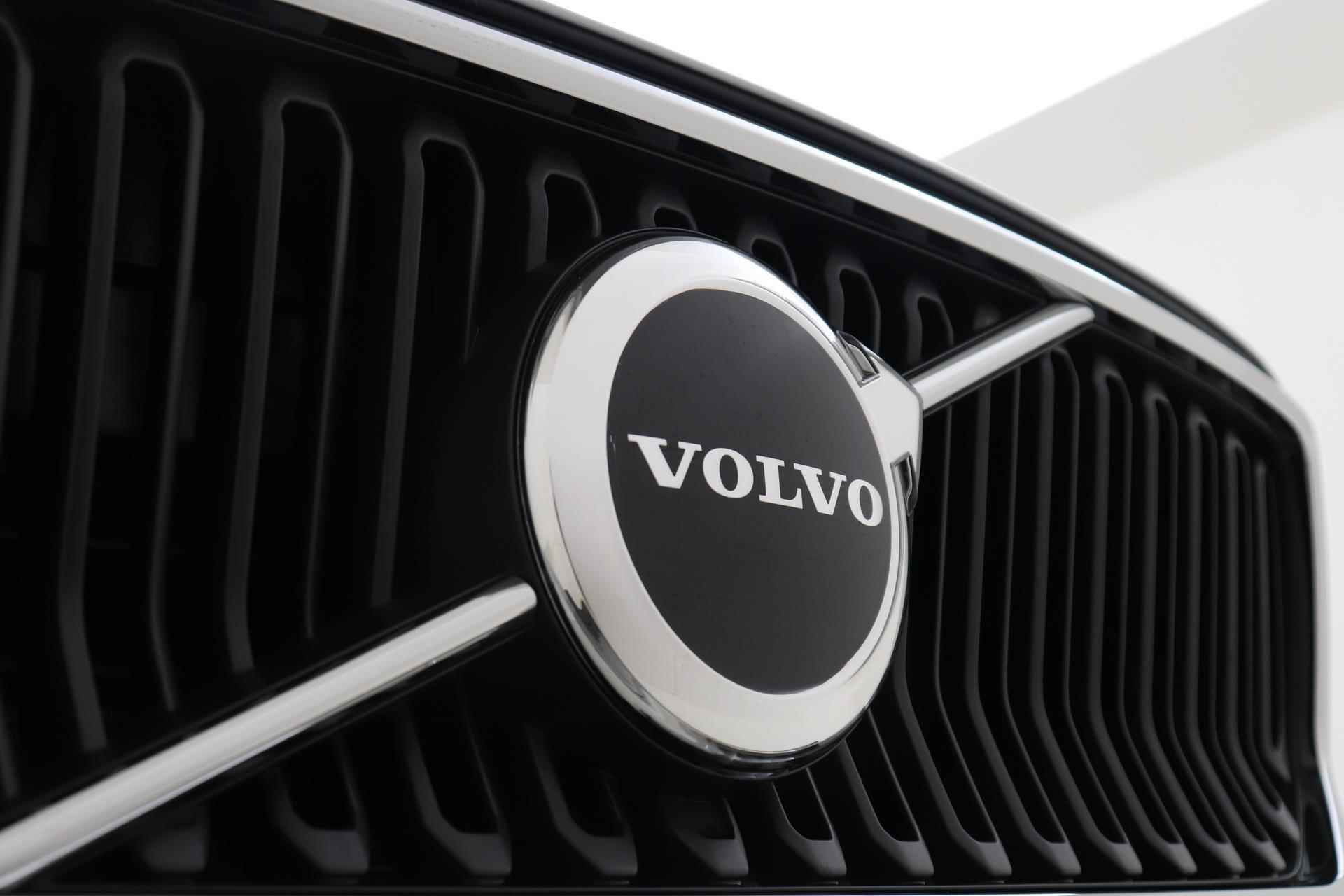 Volvo XC40 B3 AUT. ESSENTIAL EDITION - 49/49