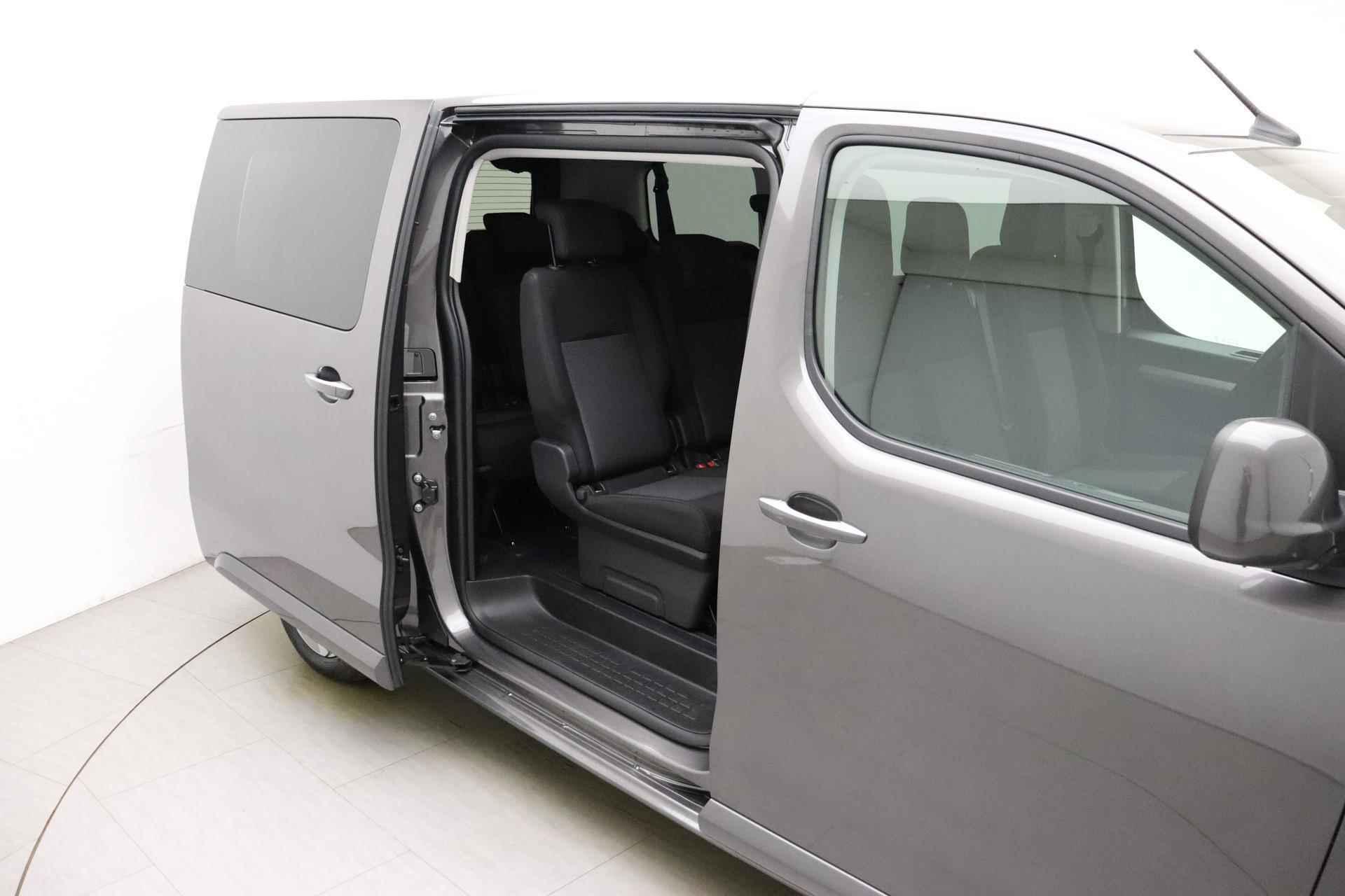 Peugeot e-Traveller 75 kWh Business Standard | 9 zits | Stoelverwarming | Achteruitrijcamera | Elektrische schuifdeuren | Keyless entry & start | Head up display | Lichtmetalen velgen | Xenon - 18/35