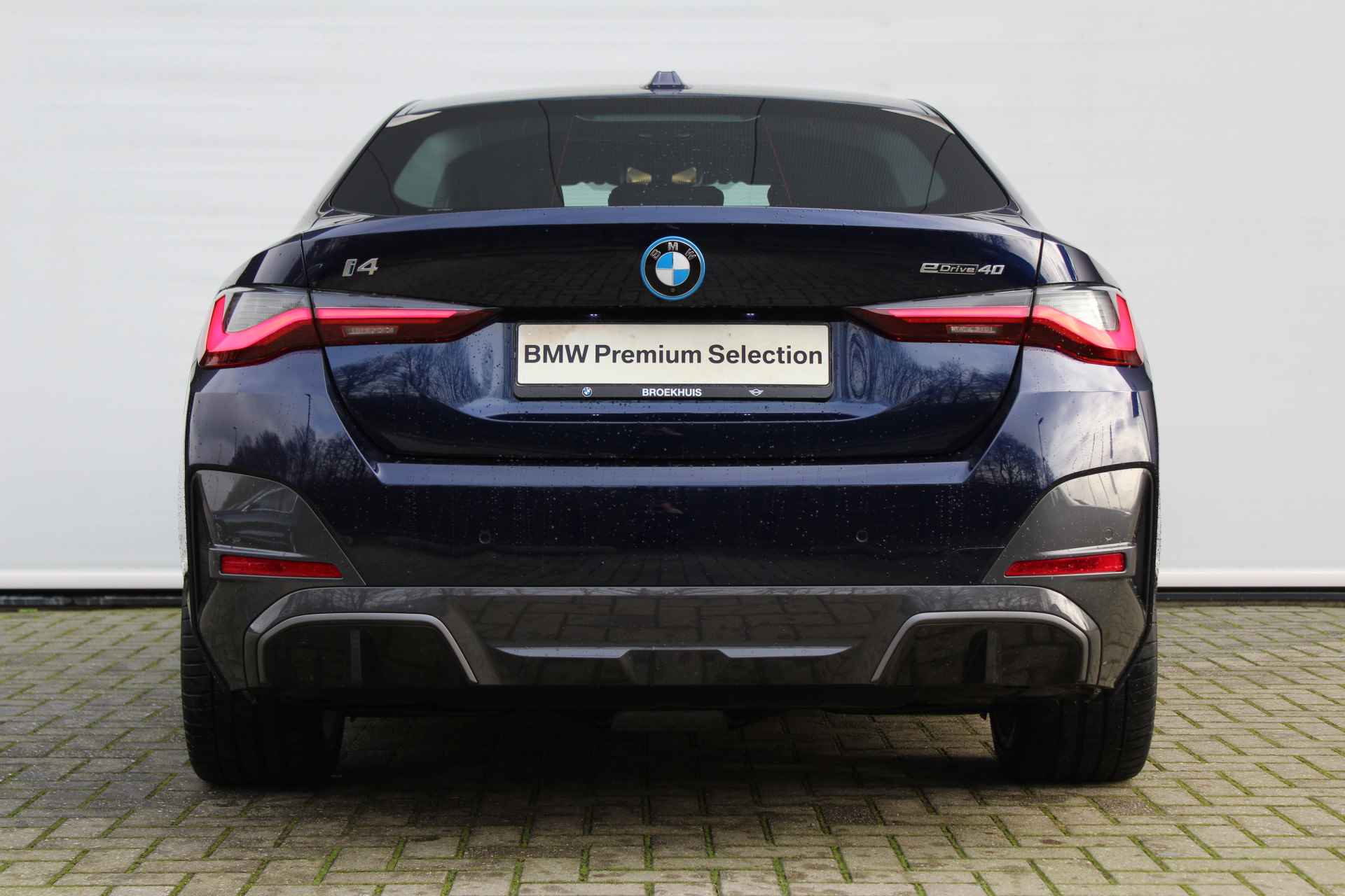 BMW i4 eDrive40 High Executive M Sport / Schuif-kanteldak / Comfort Access / Parking Assistant / Stoelverwarming - 9/34
