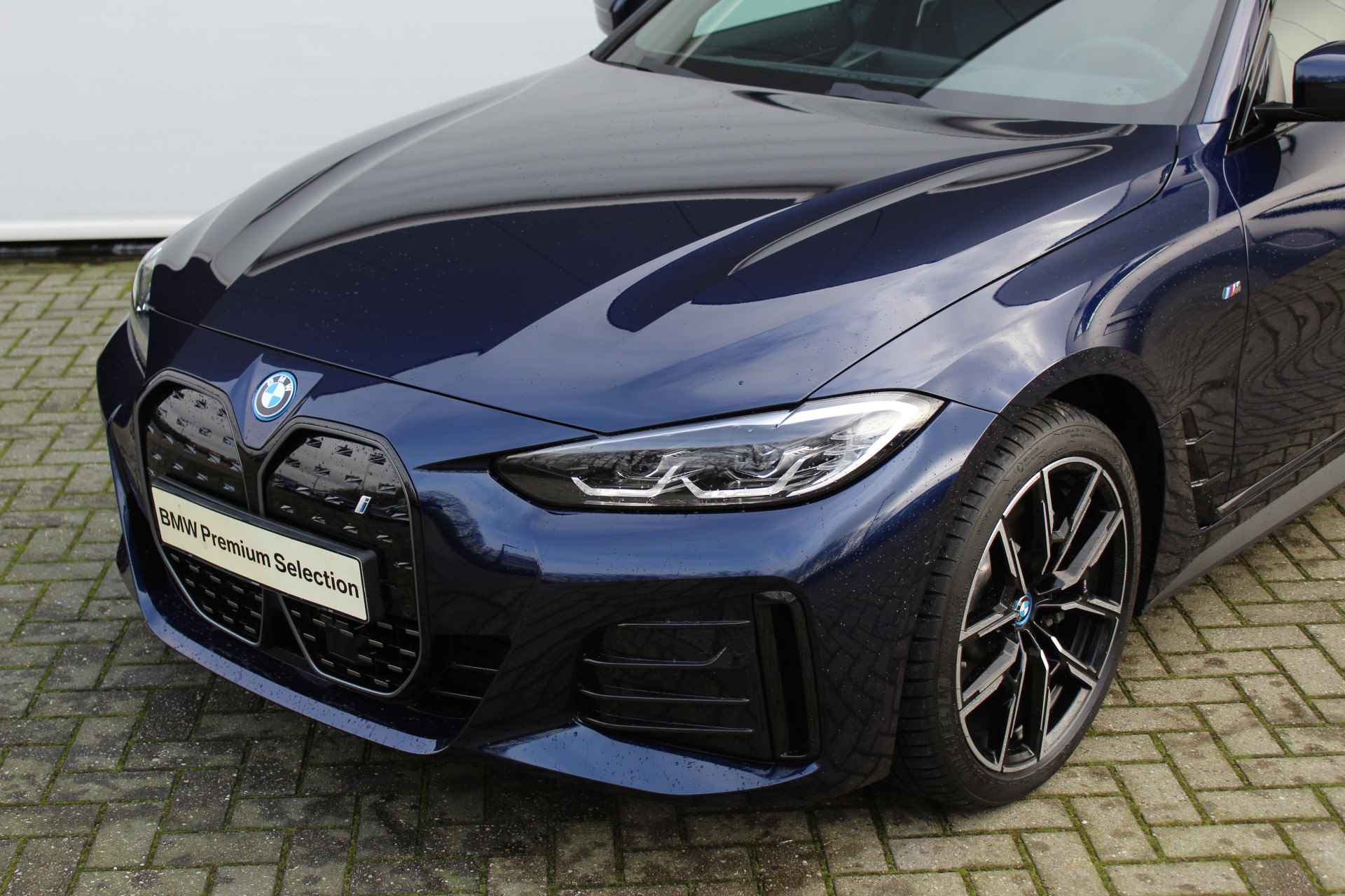 BMW i4 eDrive40 High Executive M Sport / Schuif-kanteldak / Comfort Access / Parking Assistant / Stoelverwarming - 12/34