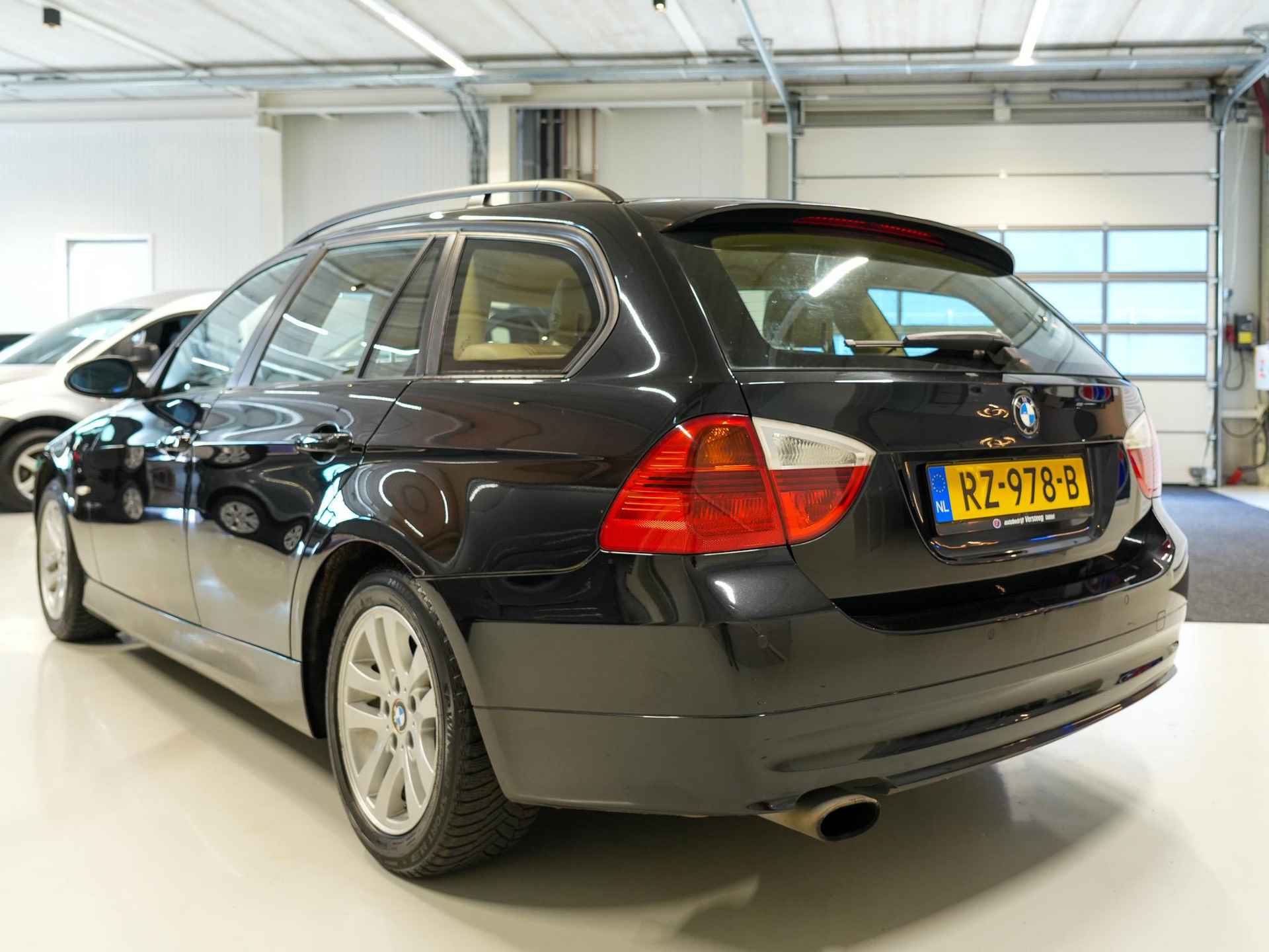 BMW 3-serie Touring 320i - 27/36