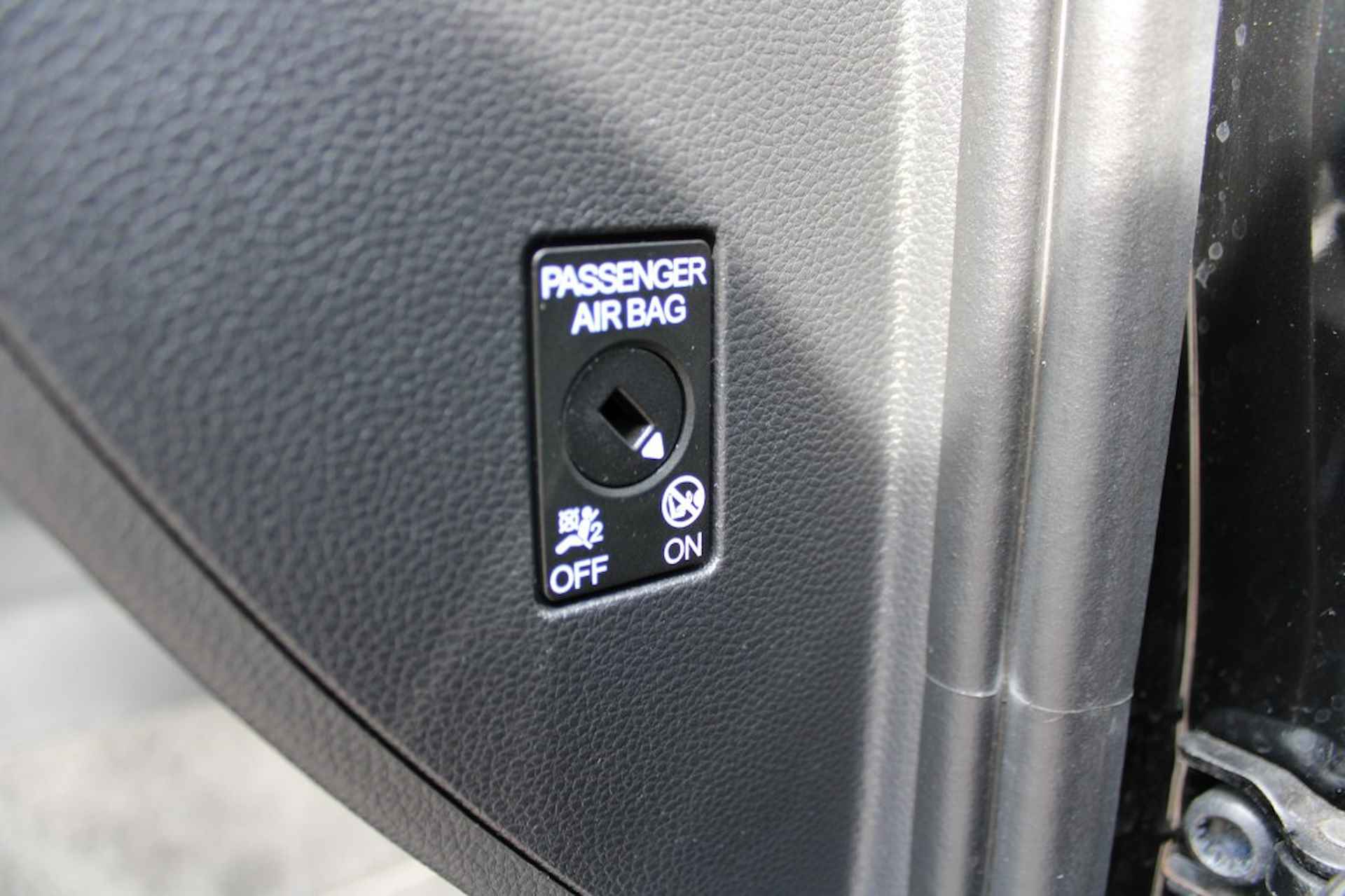 SEAT Arona 1.0 12V 95 pk Style navi./camera/parkeerassist./stoelverwarming - 16/43