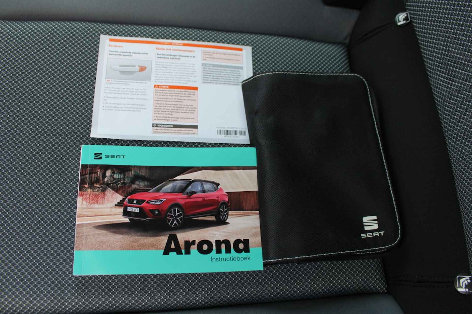 SEAT Arona 1.0 12V 95 pk Style navi./camera/parkeerassist./stoelverwarming - 29/43