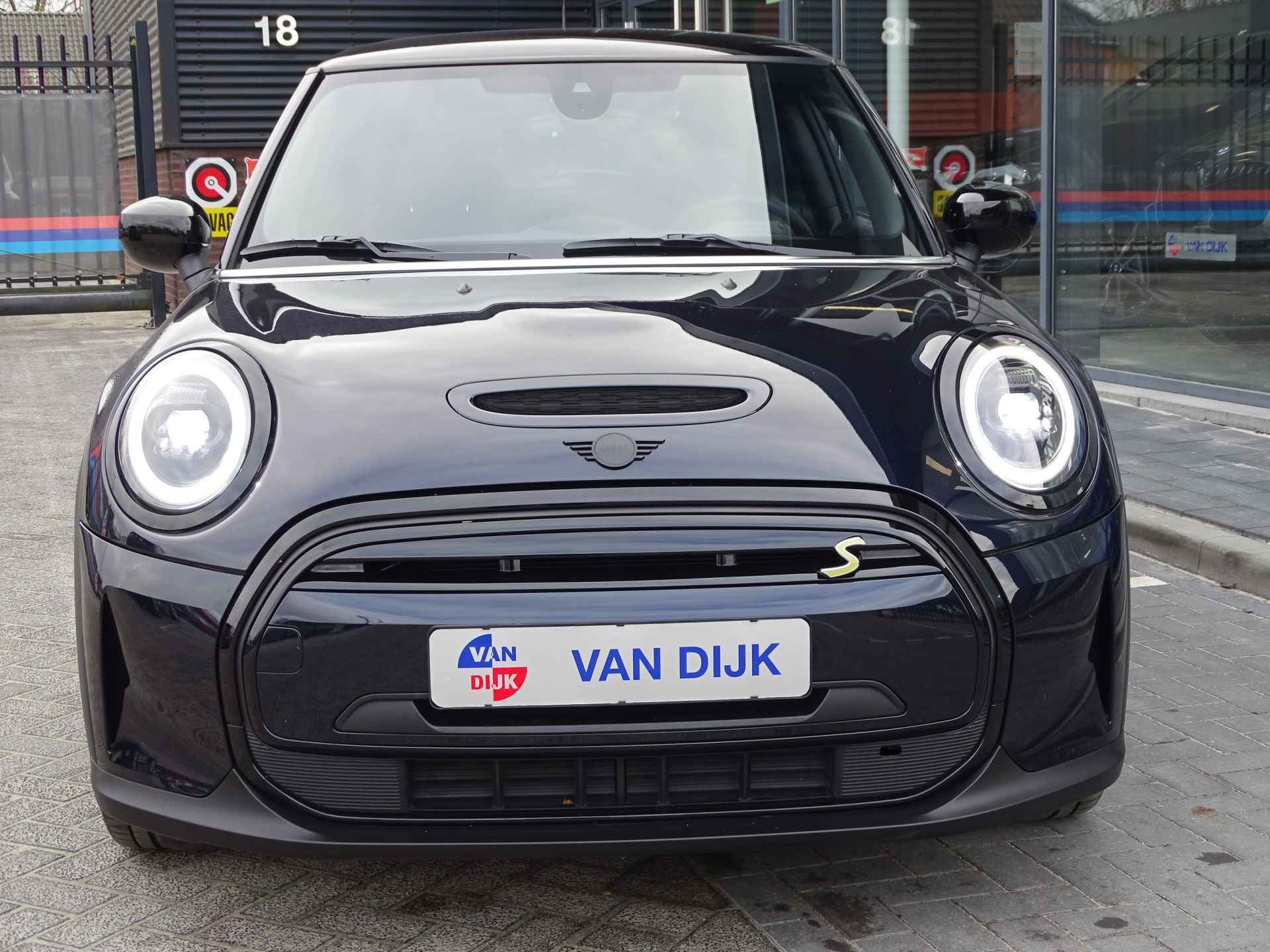 MINI Mini Electric Camden Edition Driv.Ass. kunst-leder Apple-Carplay Led Live Cockpit Plus 17" LM Velgen spoke jet black - 3/38