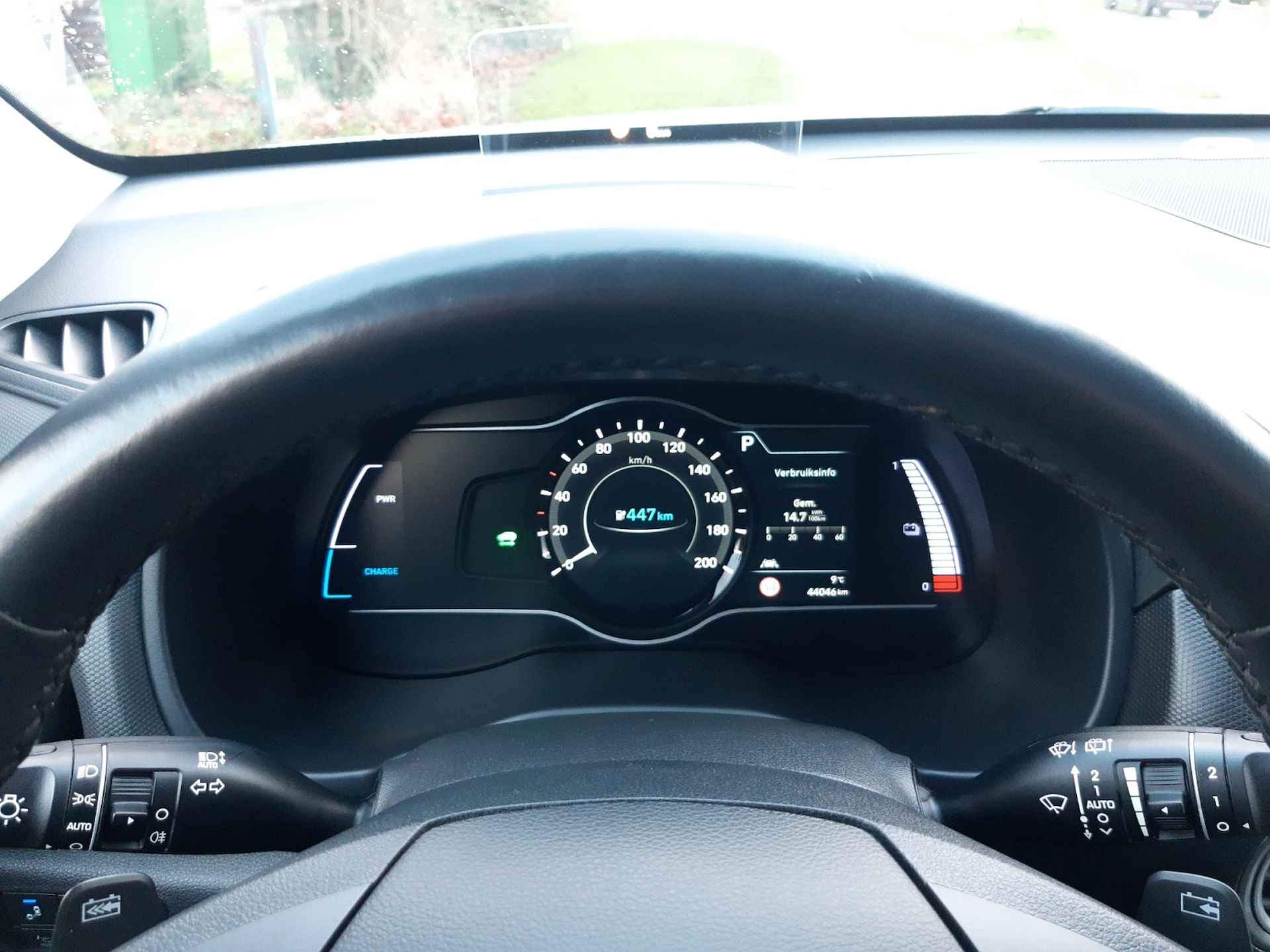 Hyundai KONA EV Premium 64 kWh (204 PK) 2e-Eig, Hyundai-Dealer-Onderh, 12-Mnd-BOVAG, NL-Auto, Leer, Warmtepomp, Navigatie/Apple-Carplay/Android-Auto, Adaptive-Cruisecontrol, Keyless-Entry/Start, Head-Up, Achteruitrijcamera, Parkeer Voorstoelen-Verwarmt/Gevent., Stuurverwarming, Premium-Audio, DAB, Licht-Zicht-pakket, Lm-Velgen, 17Inch, Privacy-Glas - 19/37