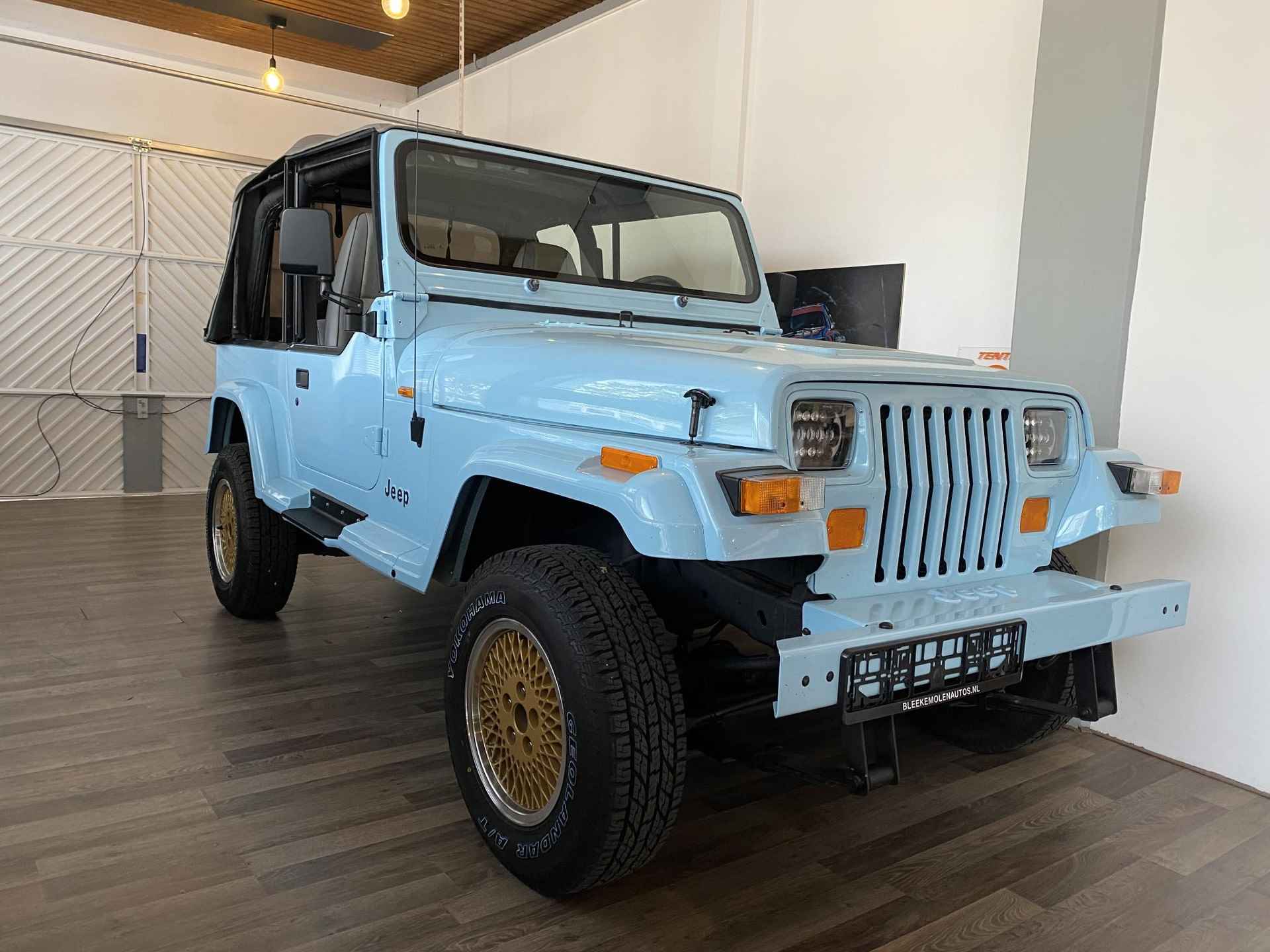 Jeep Wrangler 4.0i Wagon - 3/21