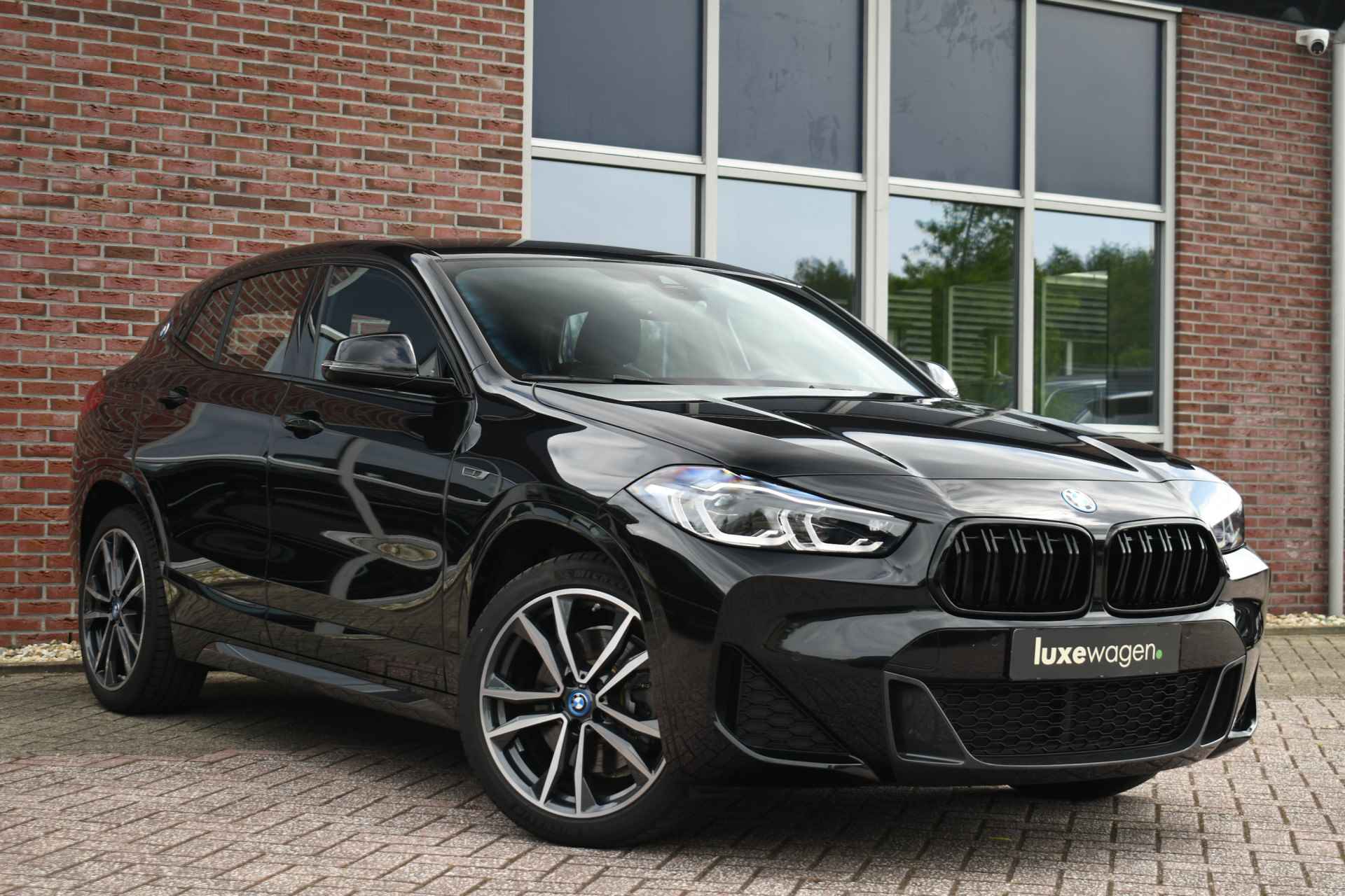 BMW X2 xDrive25e 220pk M-Sport ACC Camera El-Klep 19inch Shadowline - 19/79