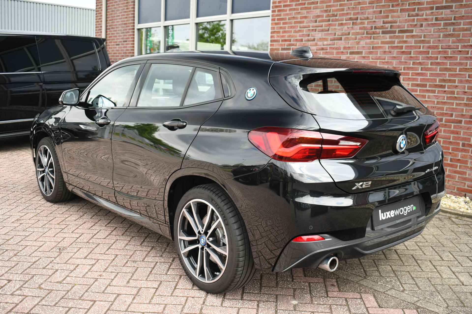 BMW X2 xDrive25e 220pk M-Sport ACC Camera El-Klep 19inch Shadowline - 71/79