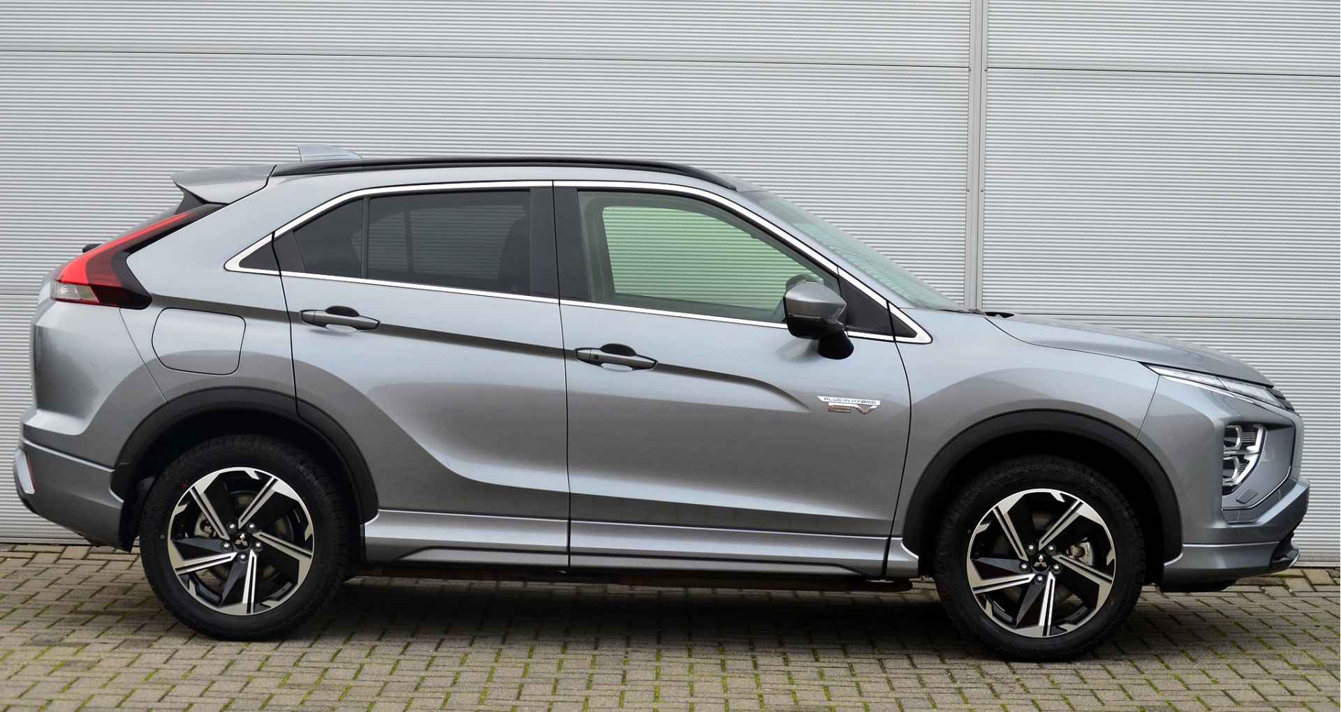 Mitsubishi Eclipse Cross PHEV 2.4 EXECUTIVE 4WD | PLUG IN HYBRID | ALL SEASON BANDEN | ADAPTIEF CRUISE | FABRIEKGARANTIE TOT 21-12-2031* | ALL-IN RIJKLAARPRIJS - 12/50