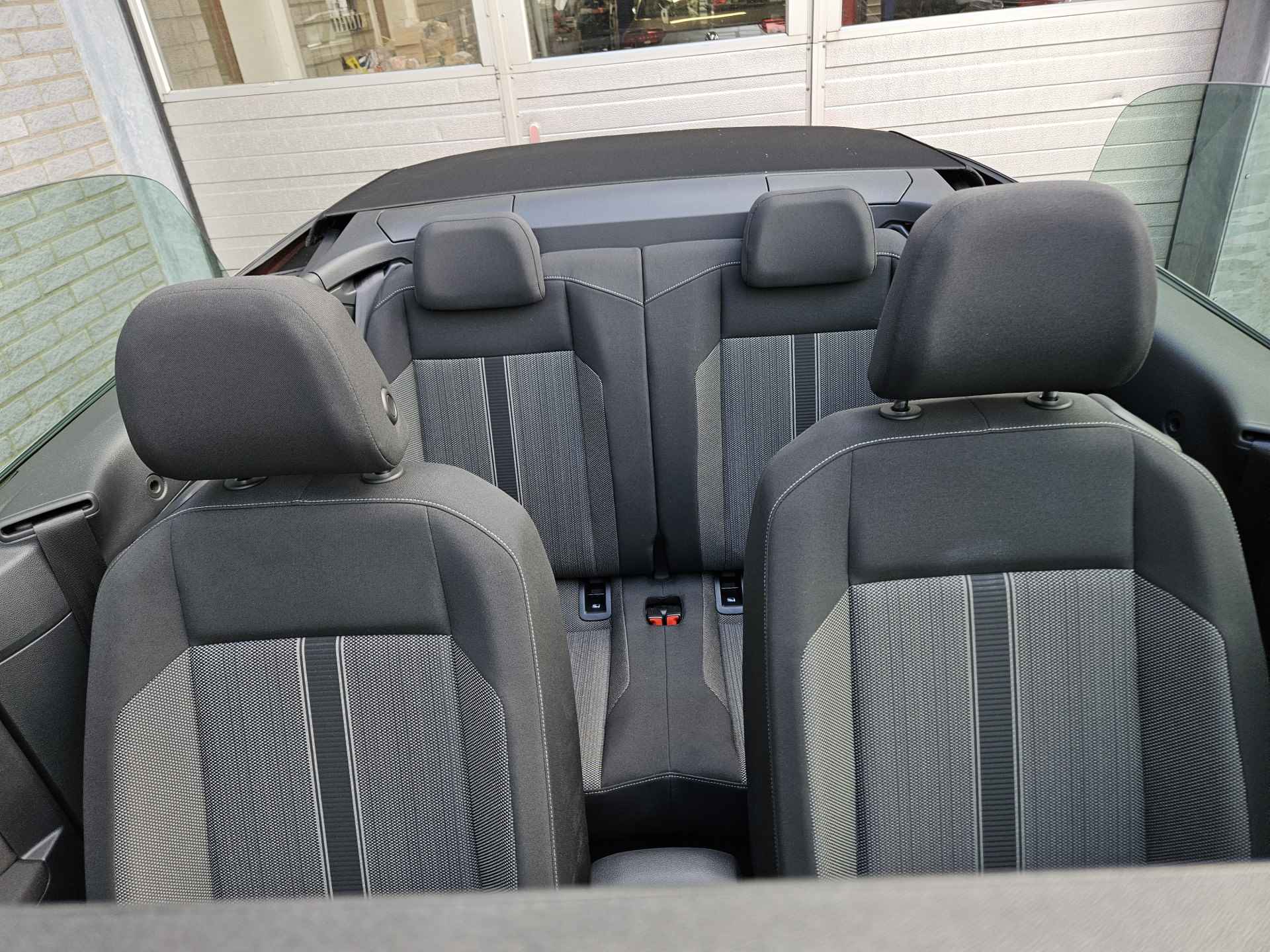 Volkswagen T-Roc Cabrio 1.5 TSI Style Inclusief Afleveringskosten - 29/31