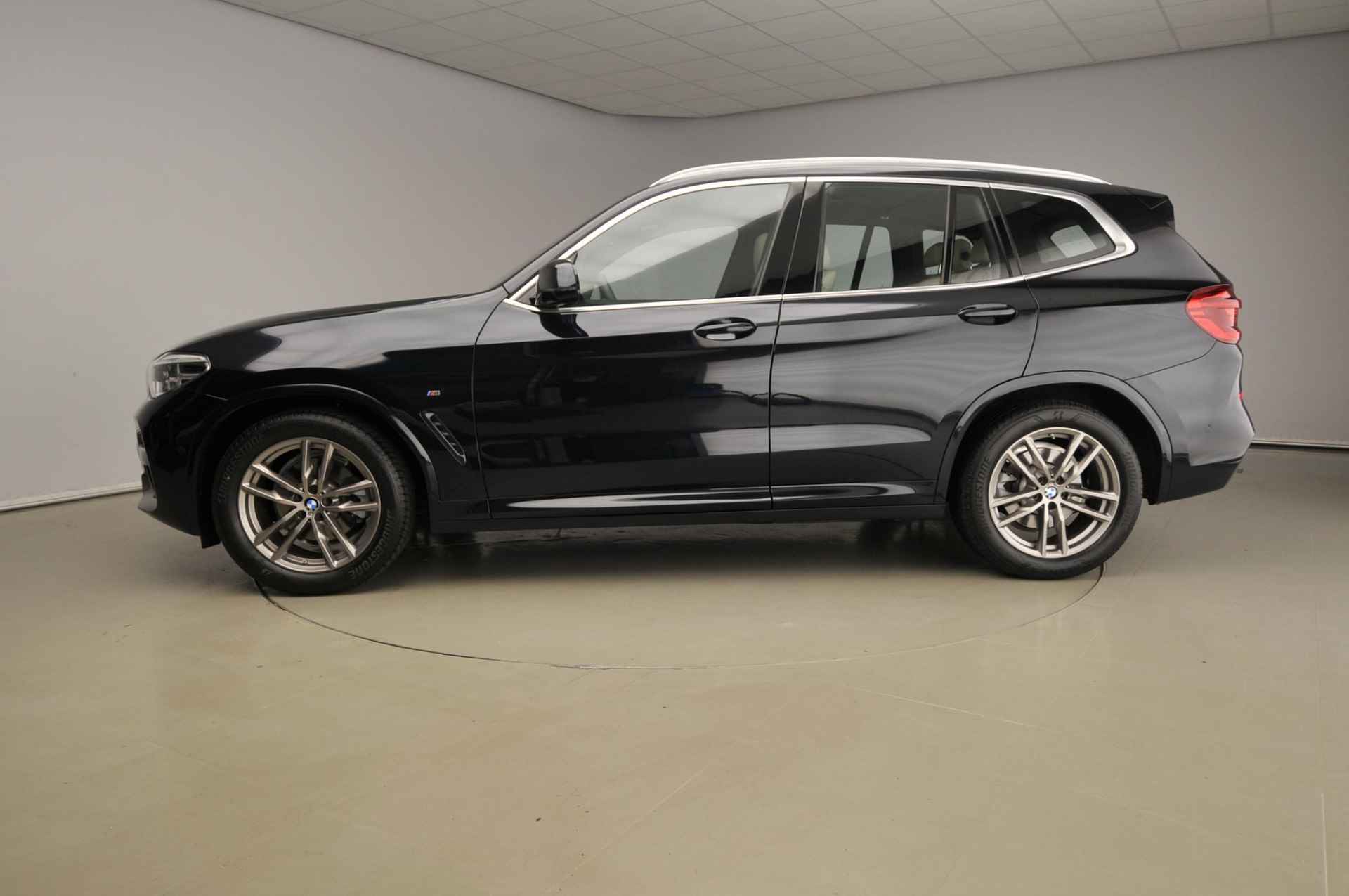 BMW X3 sDrive20i | M-Sportpakket | LED | Leder | Navigatie | Schuifdak | Sportstoelen | Stoelverwarming | Chrome line | DAB | Hifi speakers | Alu 19 inch - 3/46