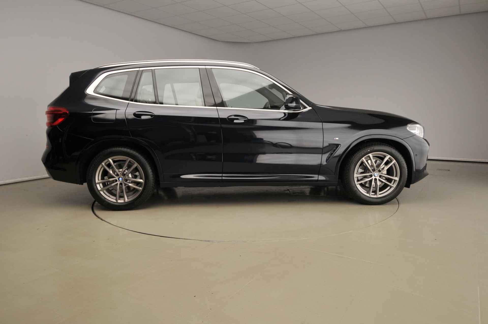 BMW X3 sDrive20i | M-Sportpakket | LED | Leder | Navigatie | Schuifdak | Sportstoelen | Stoelverwarming | Chrome line | DAB | Hifi speakers | Alu 19 inch - 5/46