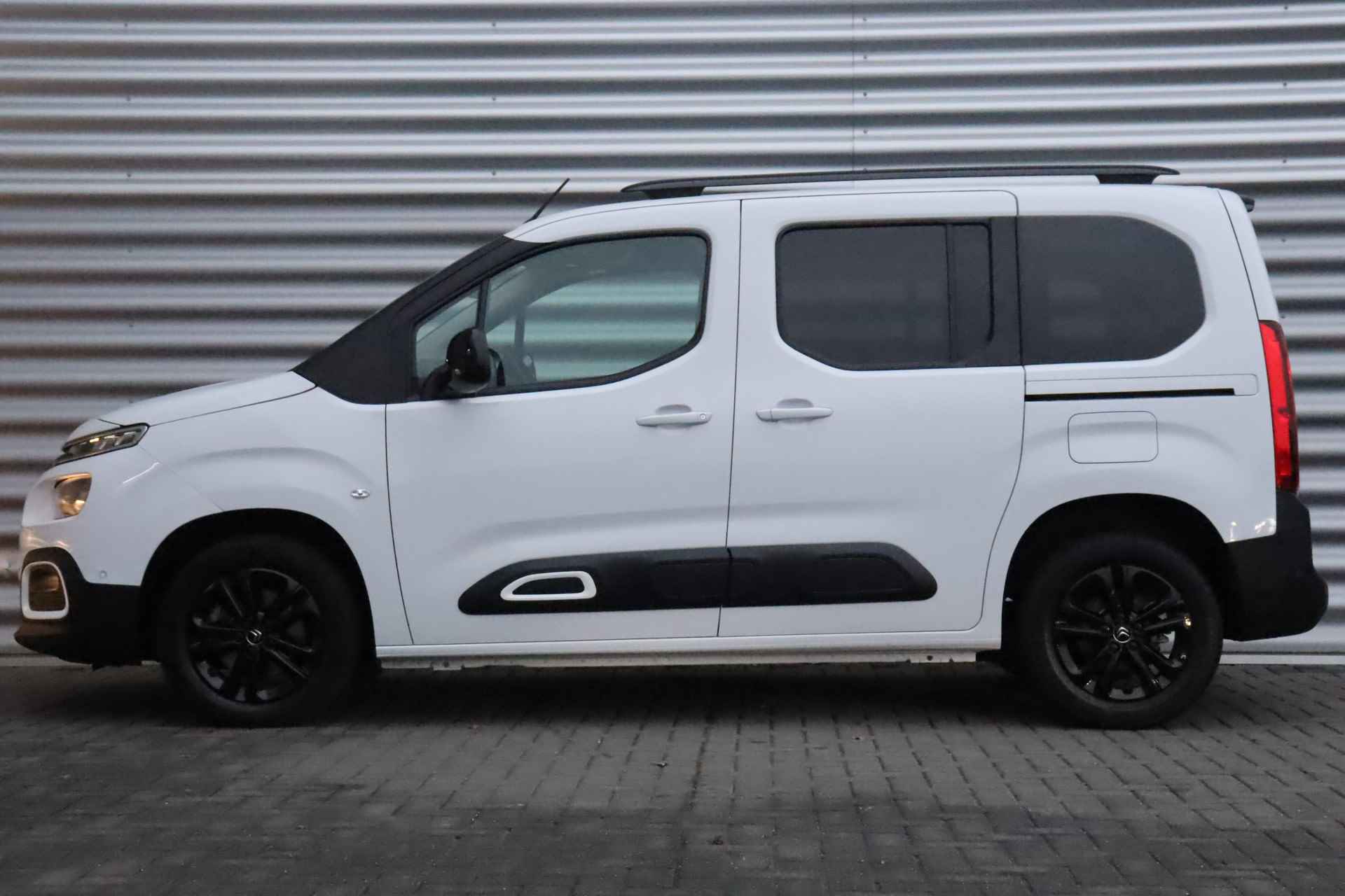 Citroën Berlingo 1.2 PURETECH 130PK SHINE AUTOMAAT / NAVI / CLIMA / LED / PDC / 16" LMV / CAMERA / KEYLESS / BLUETOOTH / CRUISECONTROL / 1E EIGENAAR / NIEUWSTAAT !! - 2/36